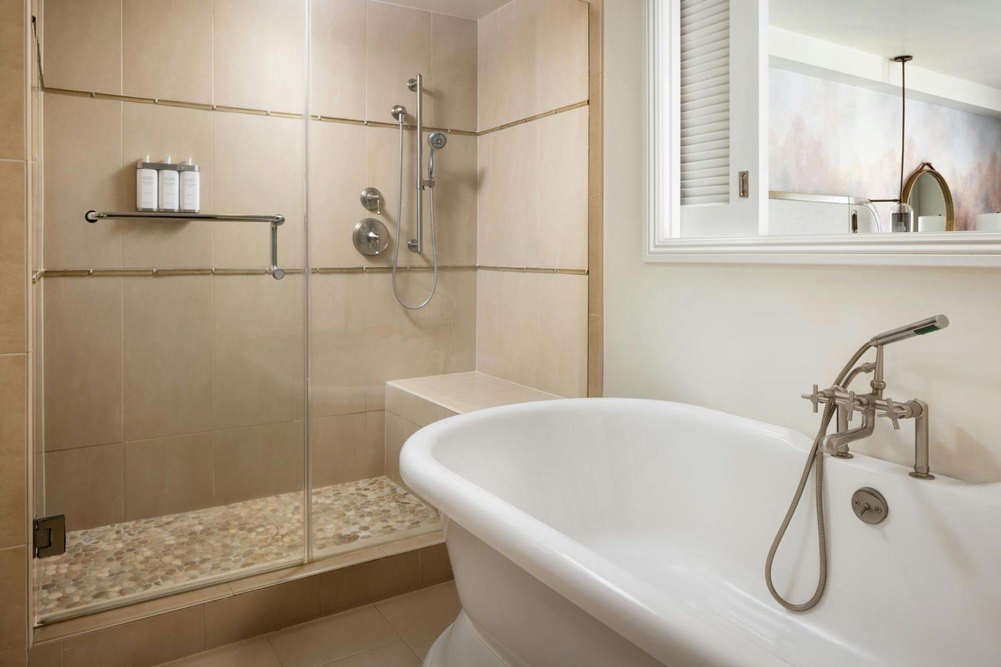 King Suite with Sofa Bed, Pool View and Tub - Mobility and Hearing Accessible