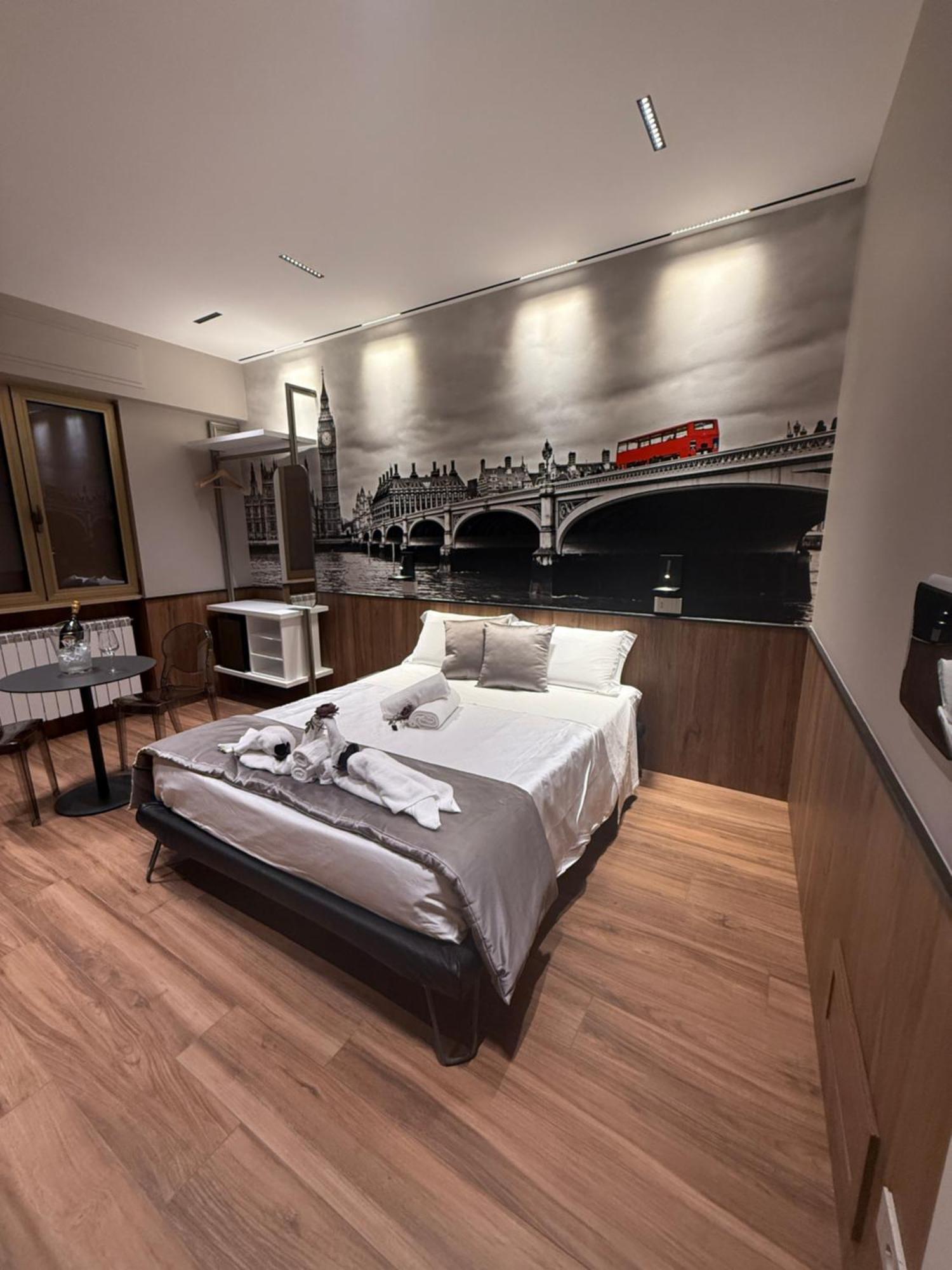 Superior King Room,1705041652:JPEG