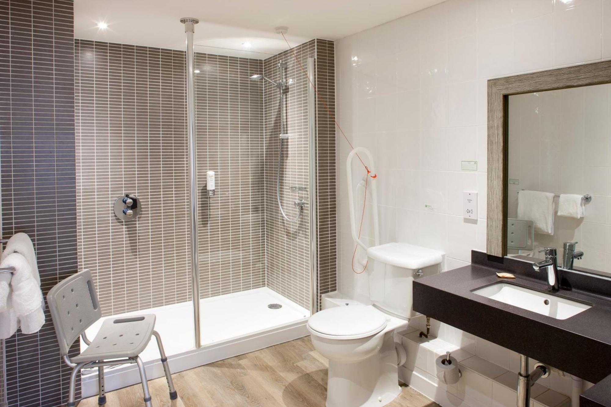 Standard King Room Accessible