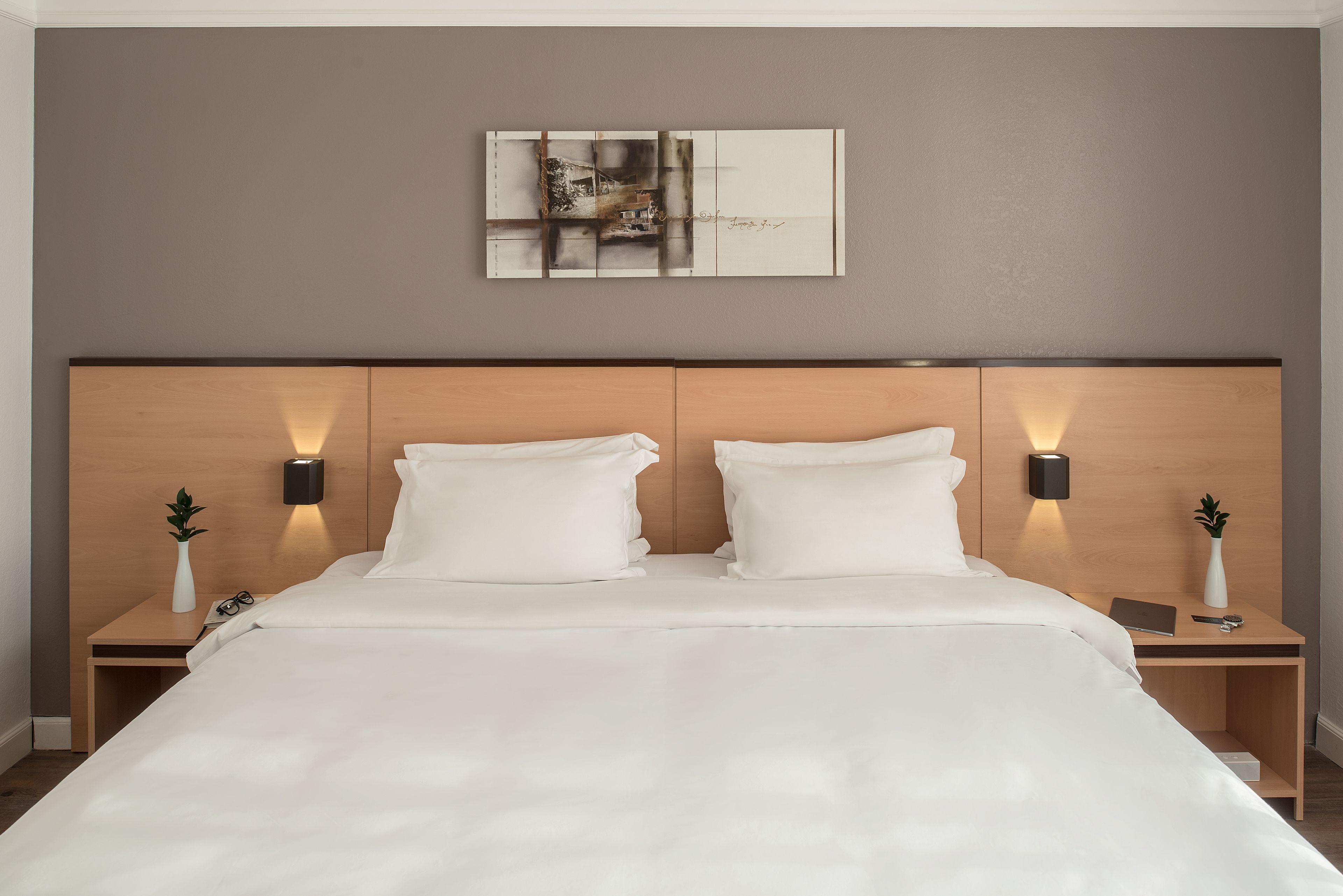 Standard Triple - 1 King Bed and 1 Single Bed,631266411:JPEG
