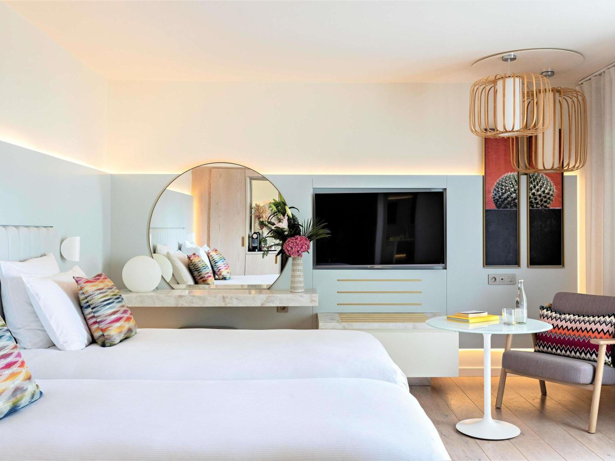 Superior Queen or Twin Room