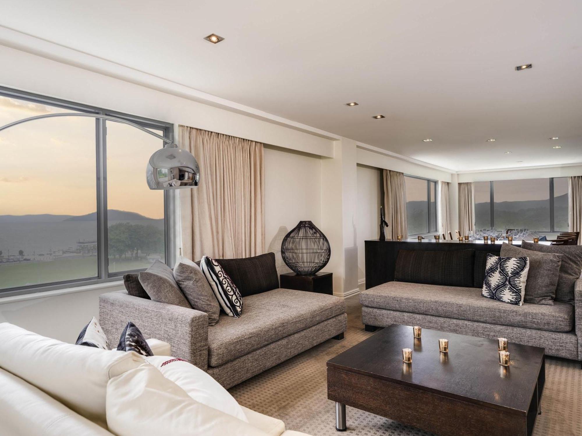 Three-Bedroom Royal Suite,1717008539:JPEG