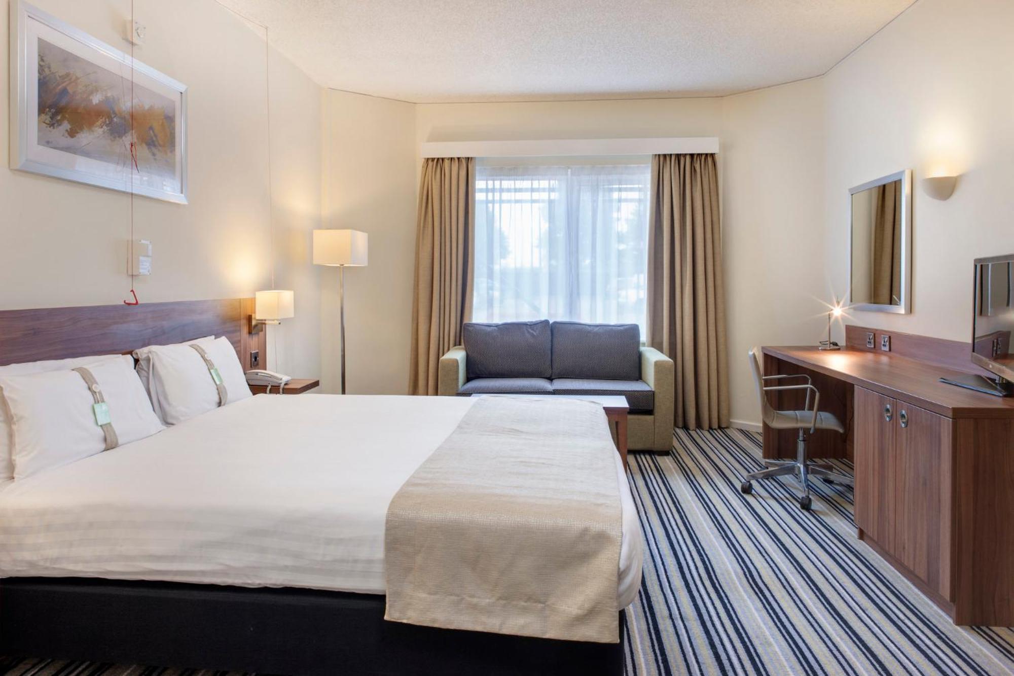 Standard King Room Accessible