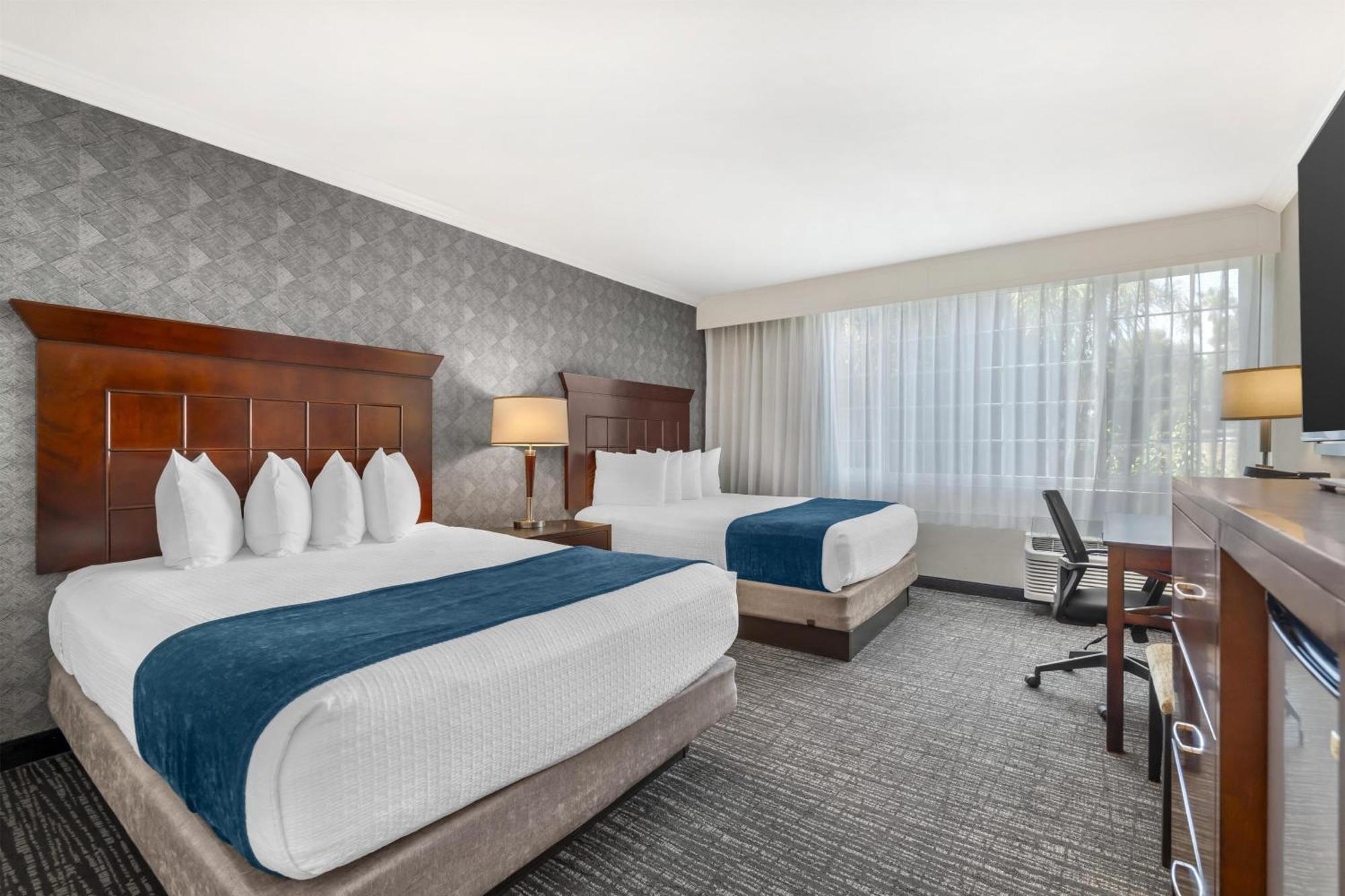 Queen Room with Two Queen Beds - Pet-friendly,1730021918:JPEG