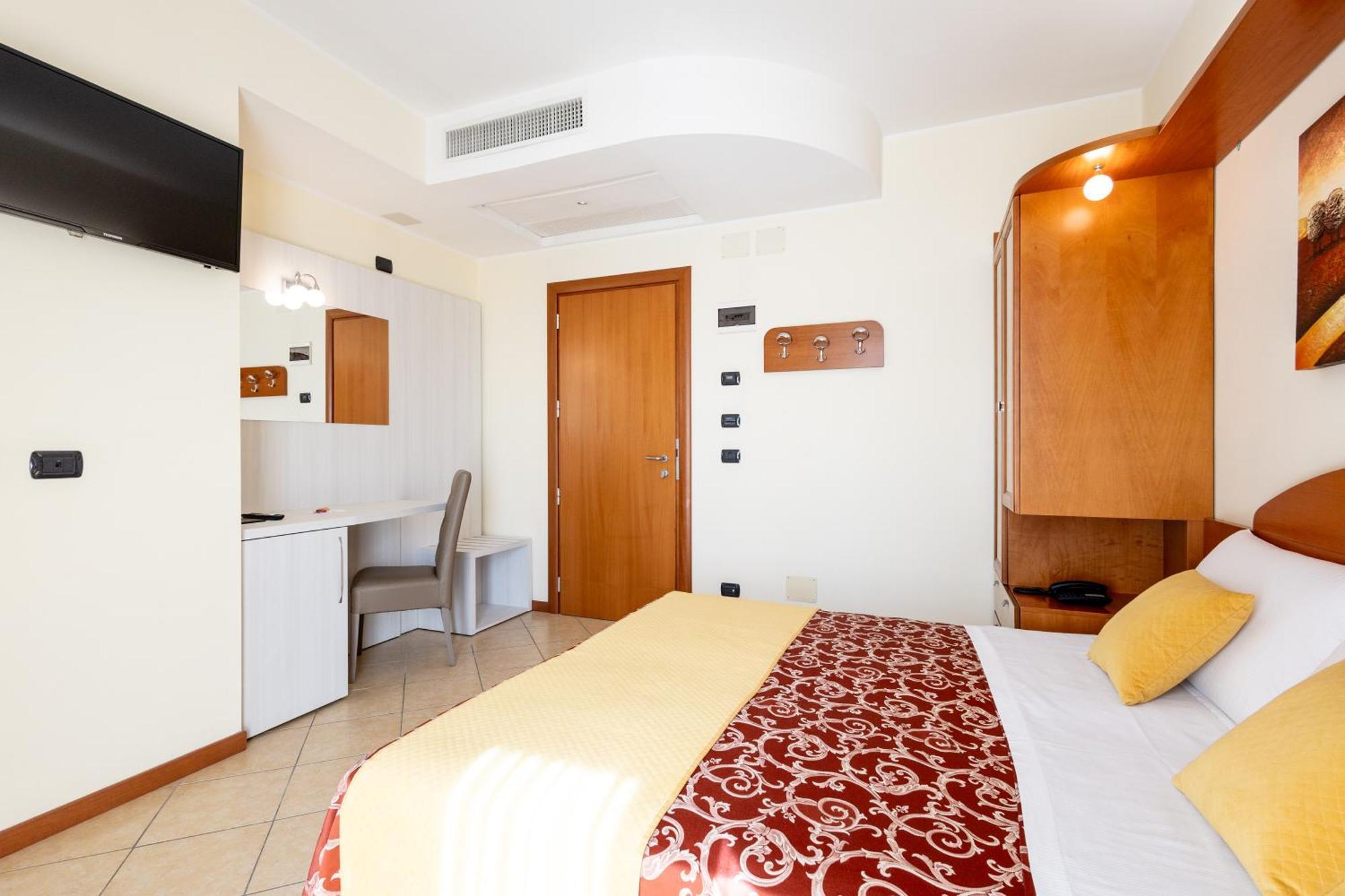 Standard Double or Twin Room Balcony