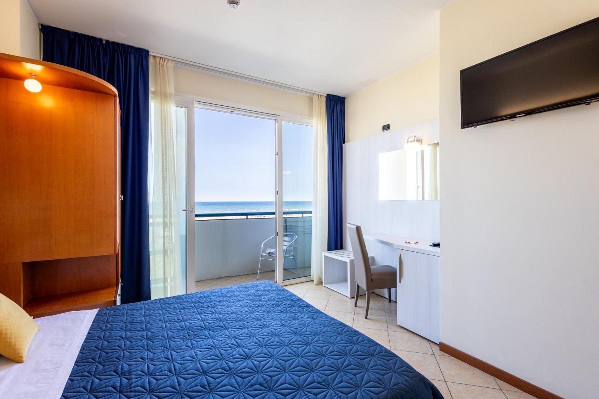 Superior Double or Twin Room Sea View