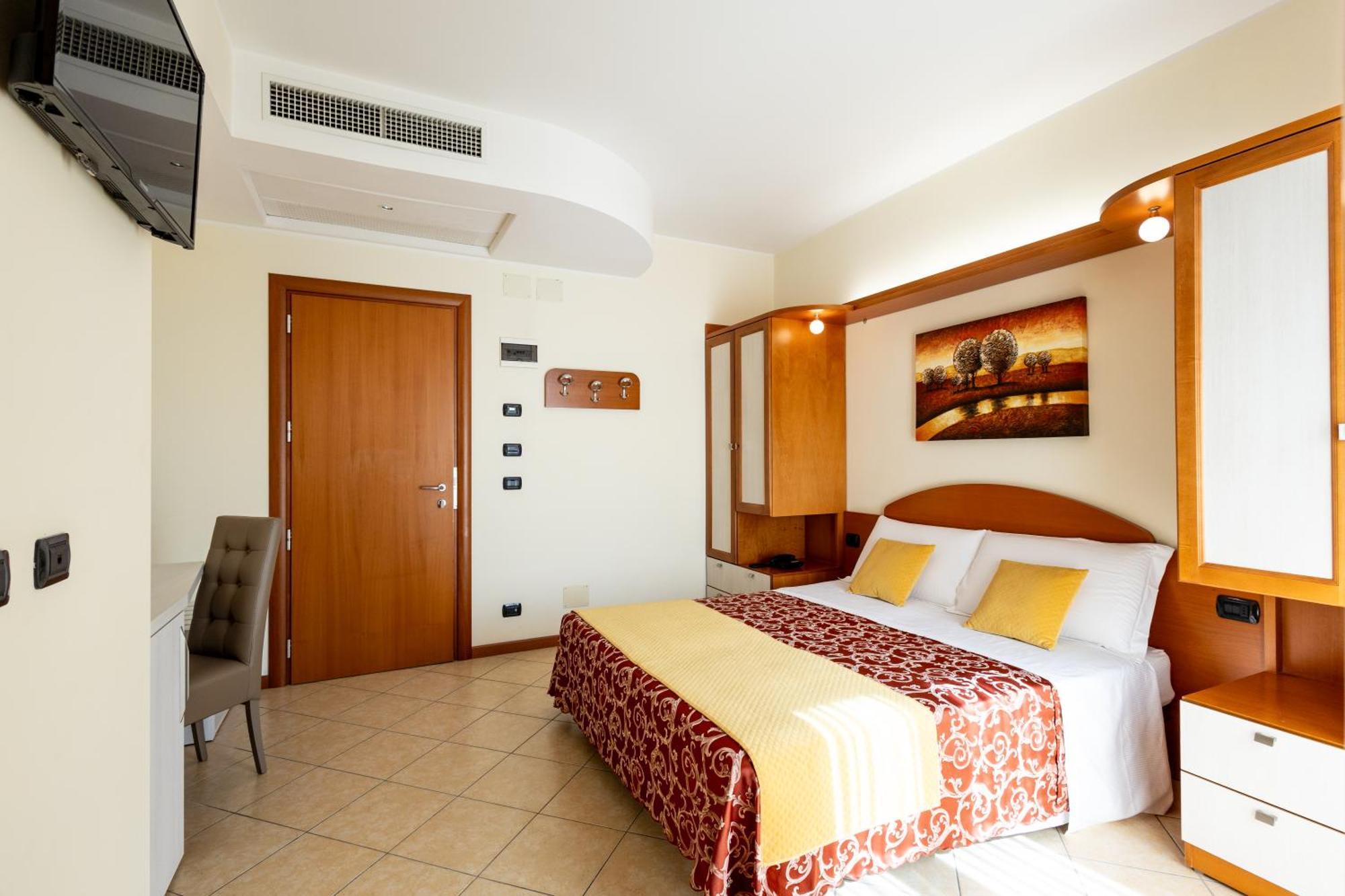 Standard Double or Twin Room Balcony