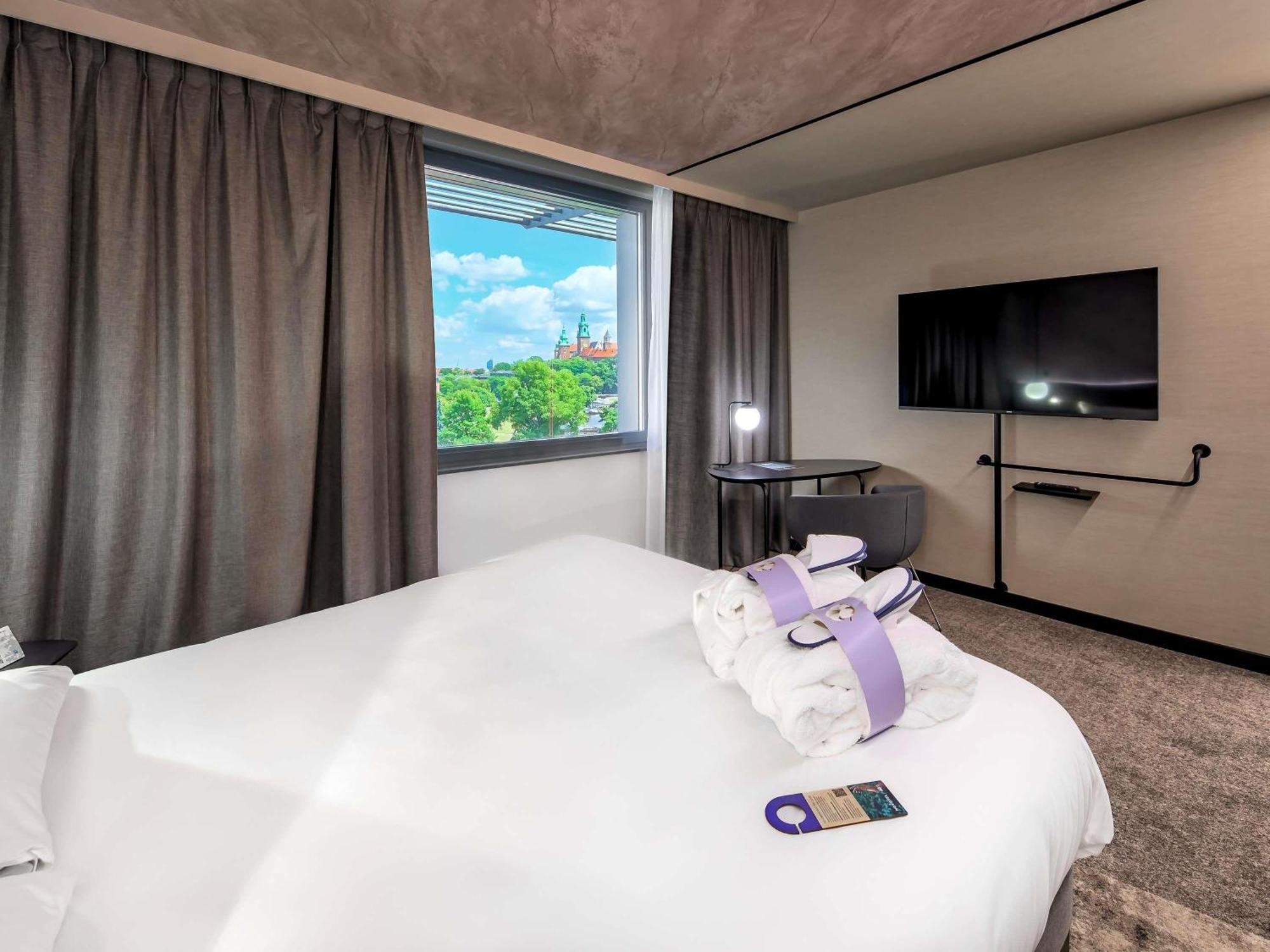 Junior Suite with Queen Bed and Sofa Bed,1765179561:JPEG