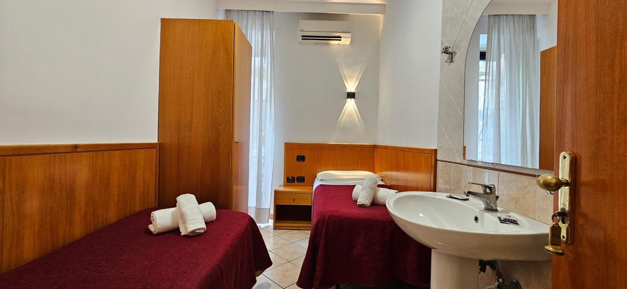 Twin Room with Shared Bathroom,1742588461:JPEG