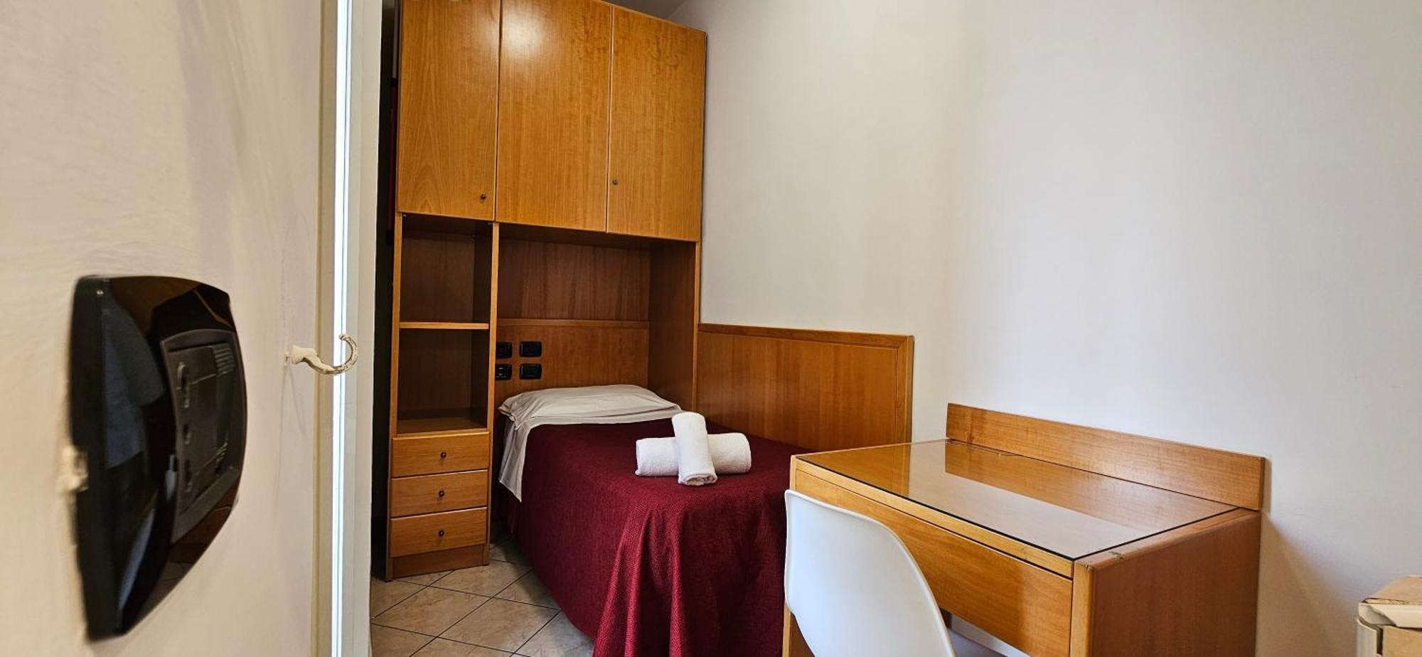 Single Room with Shared Bathroom,1742588456:JPEG