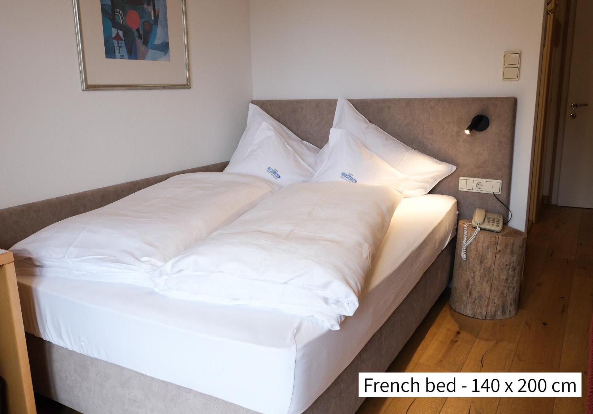 Comfort Room "Putia" French bed 140x200cm