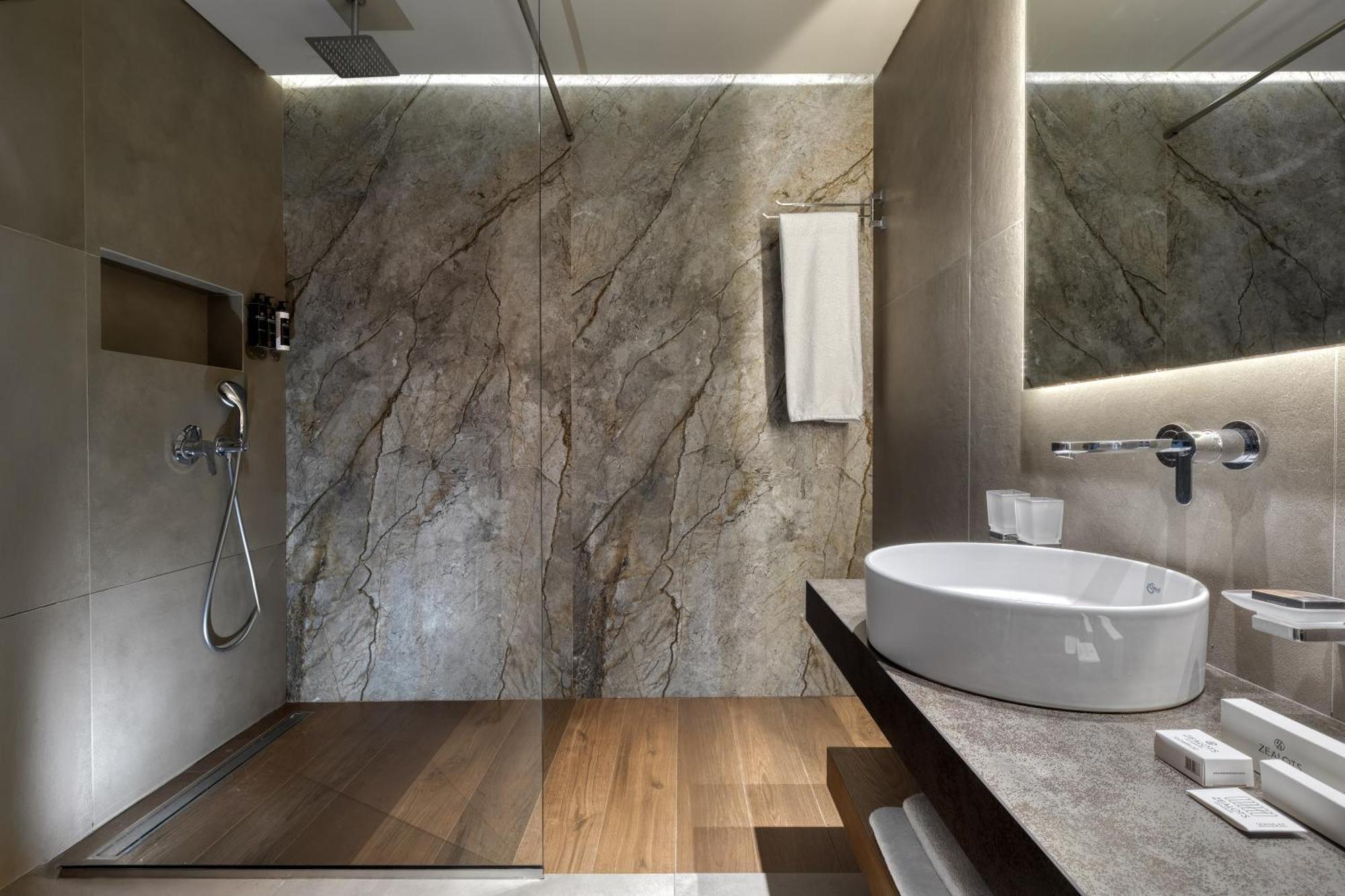 Aquamarine Suite Mountain View Plunge Pool