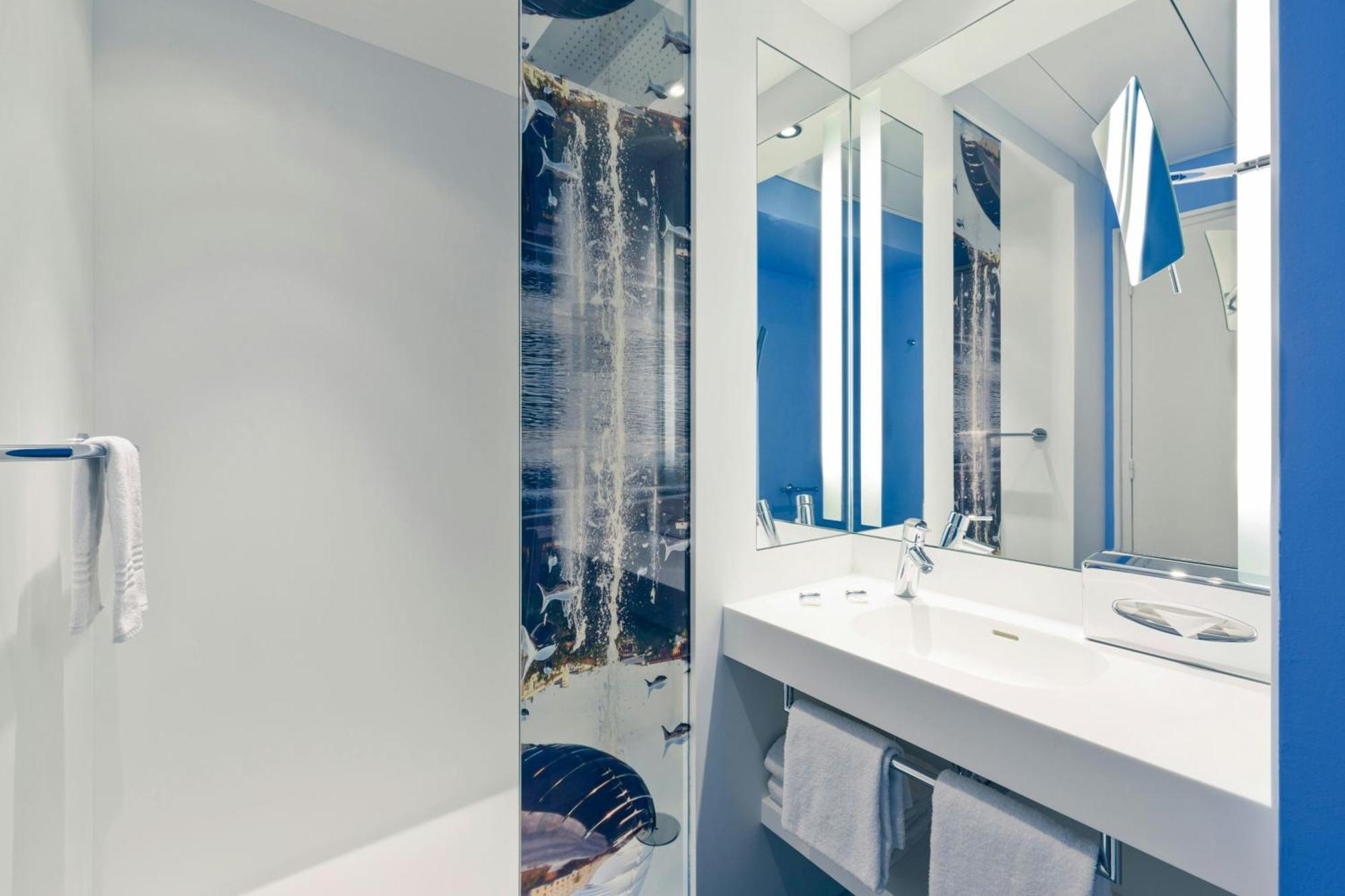 Classic Queen Room City View