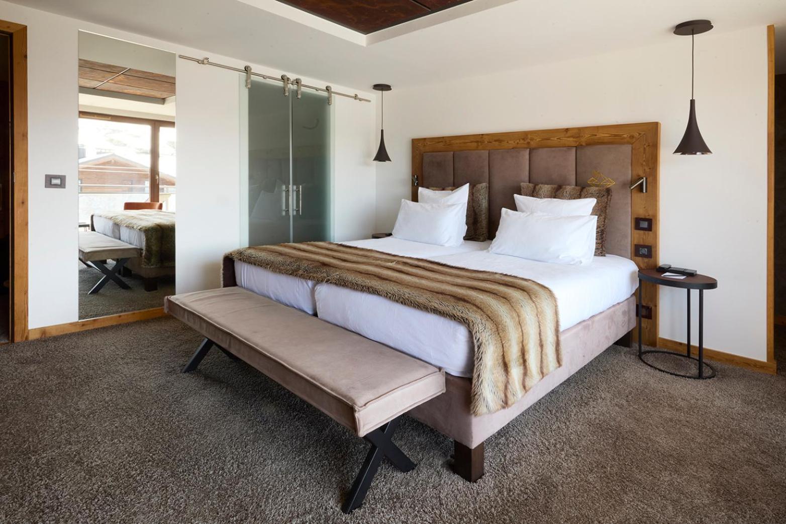 2 Doppelzimmer mit Verbindungstür