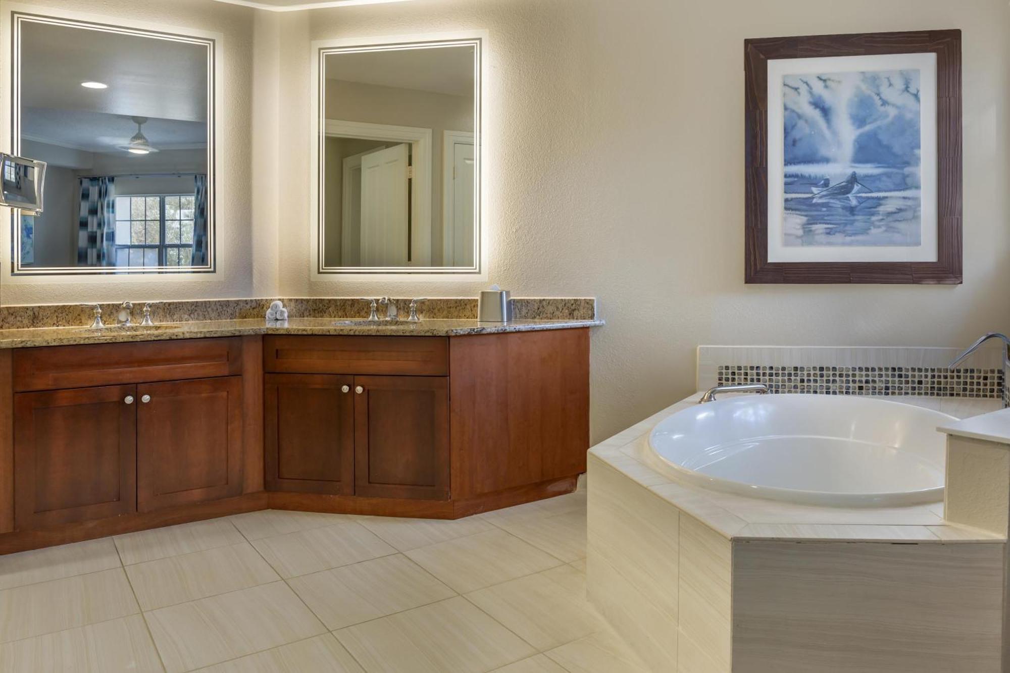 Suite King com 1 Quarto e Sofá-cama