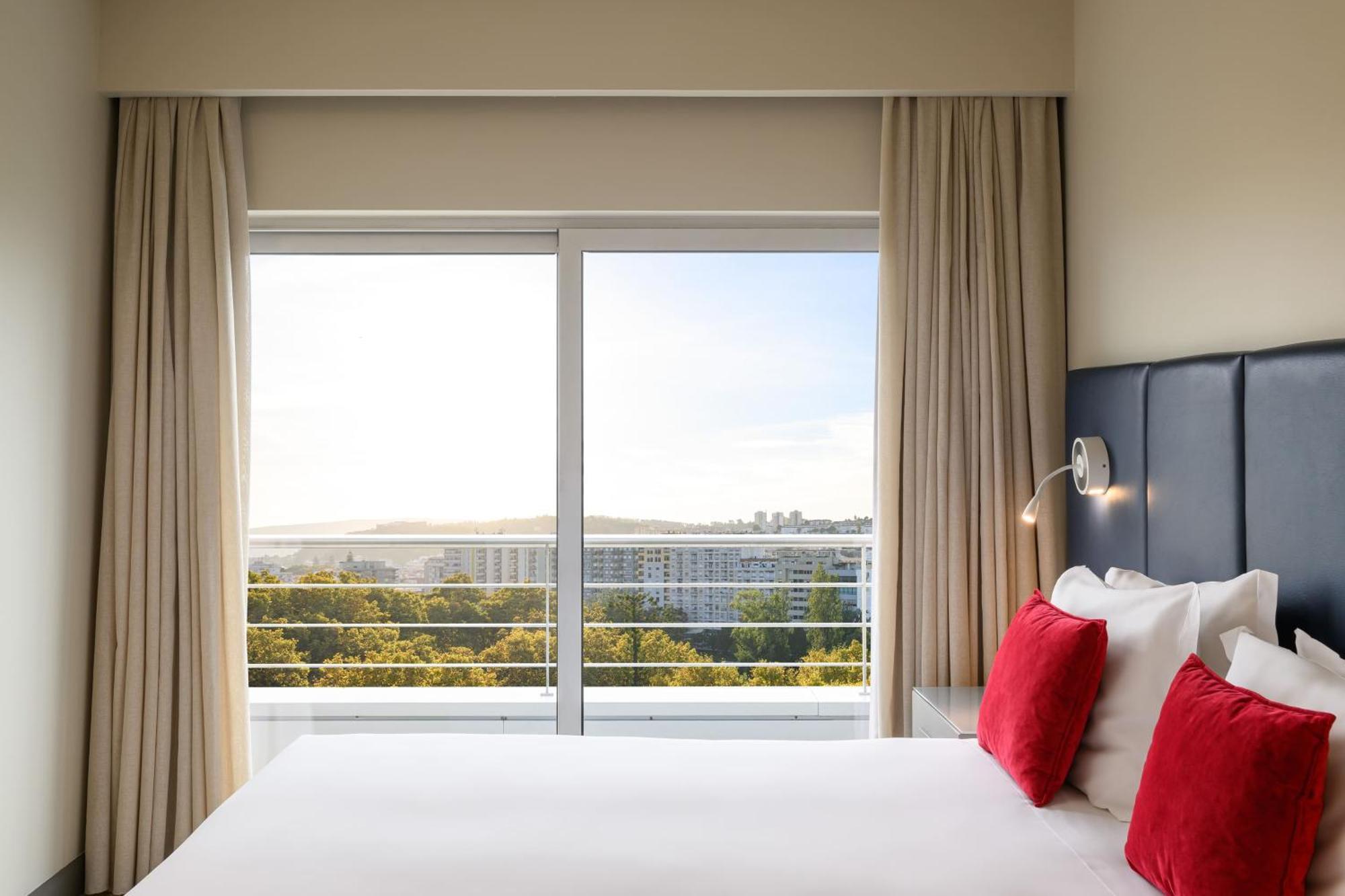 Deluxe Room,1758366782:JPEG