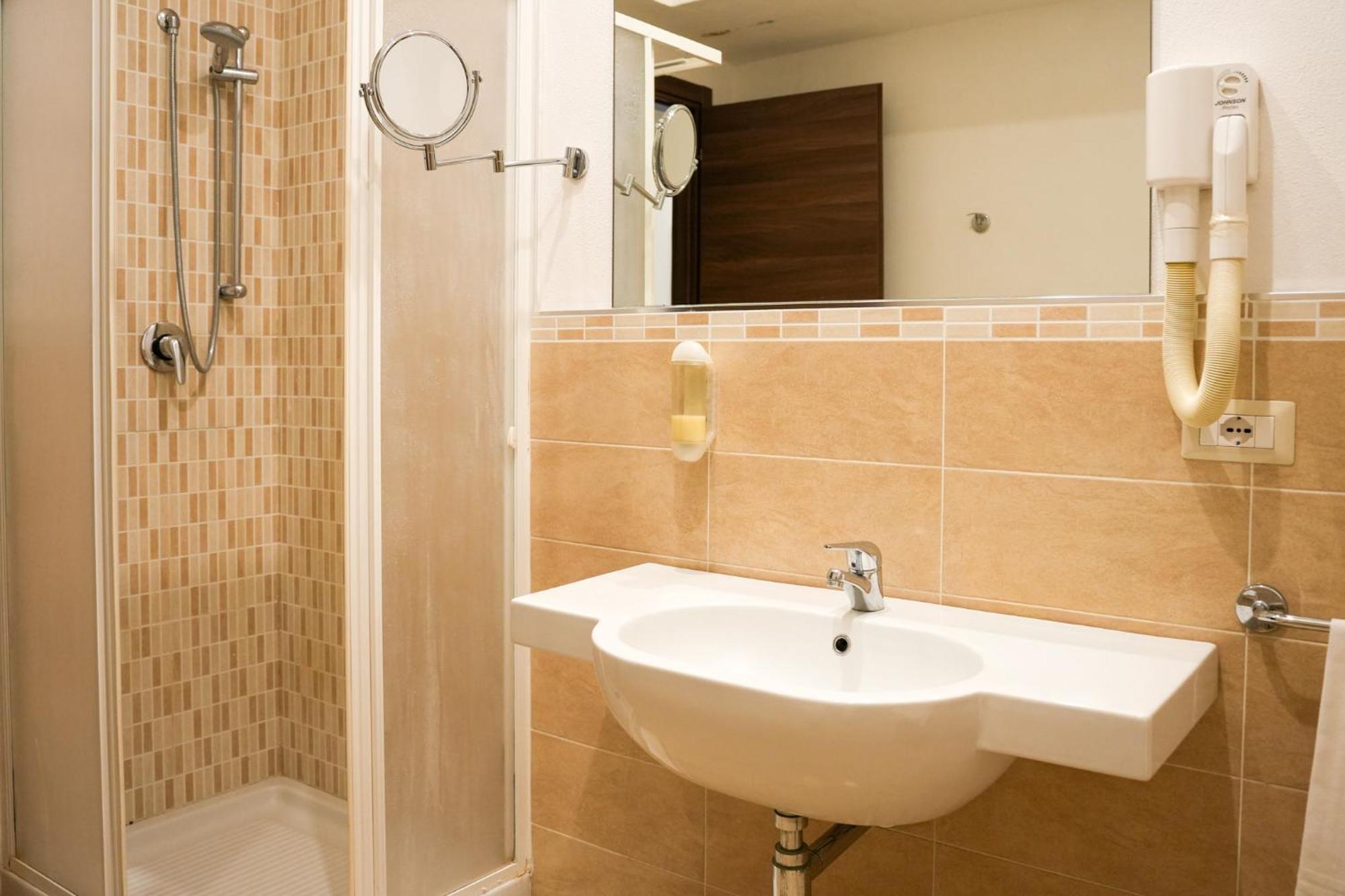 Deluxe Room,1758543498:JPEG