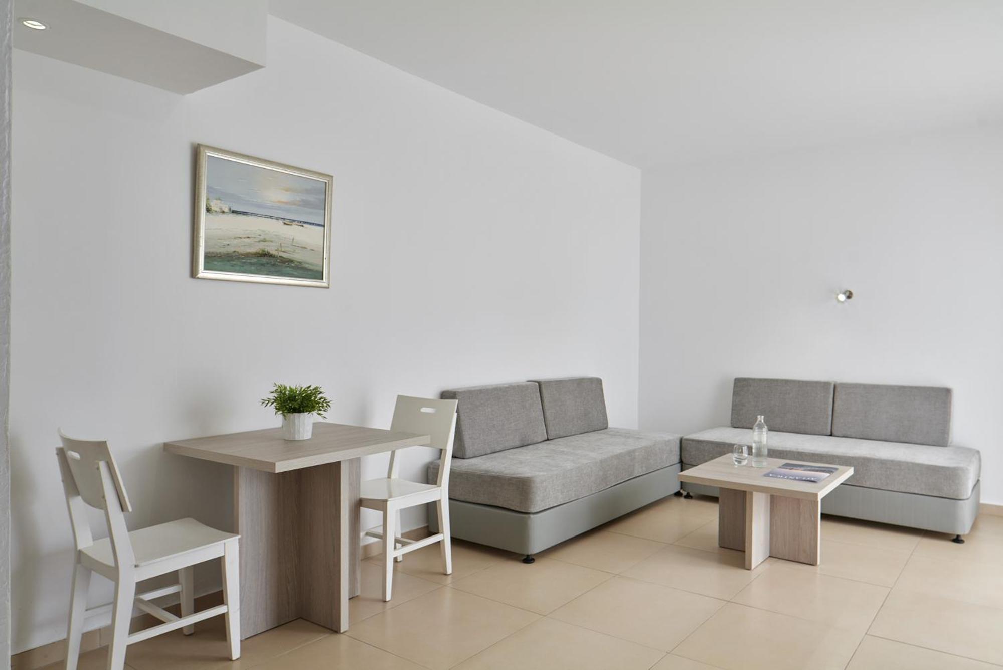 One Bedroom Side Sea View