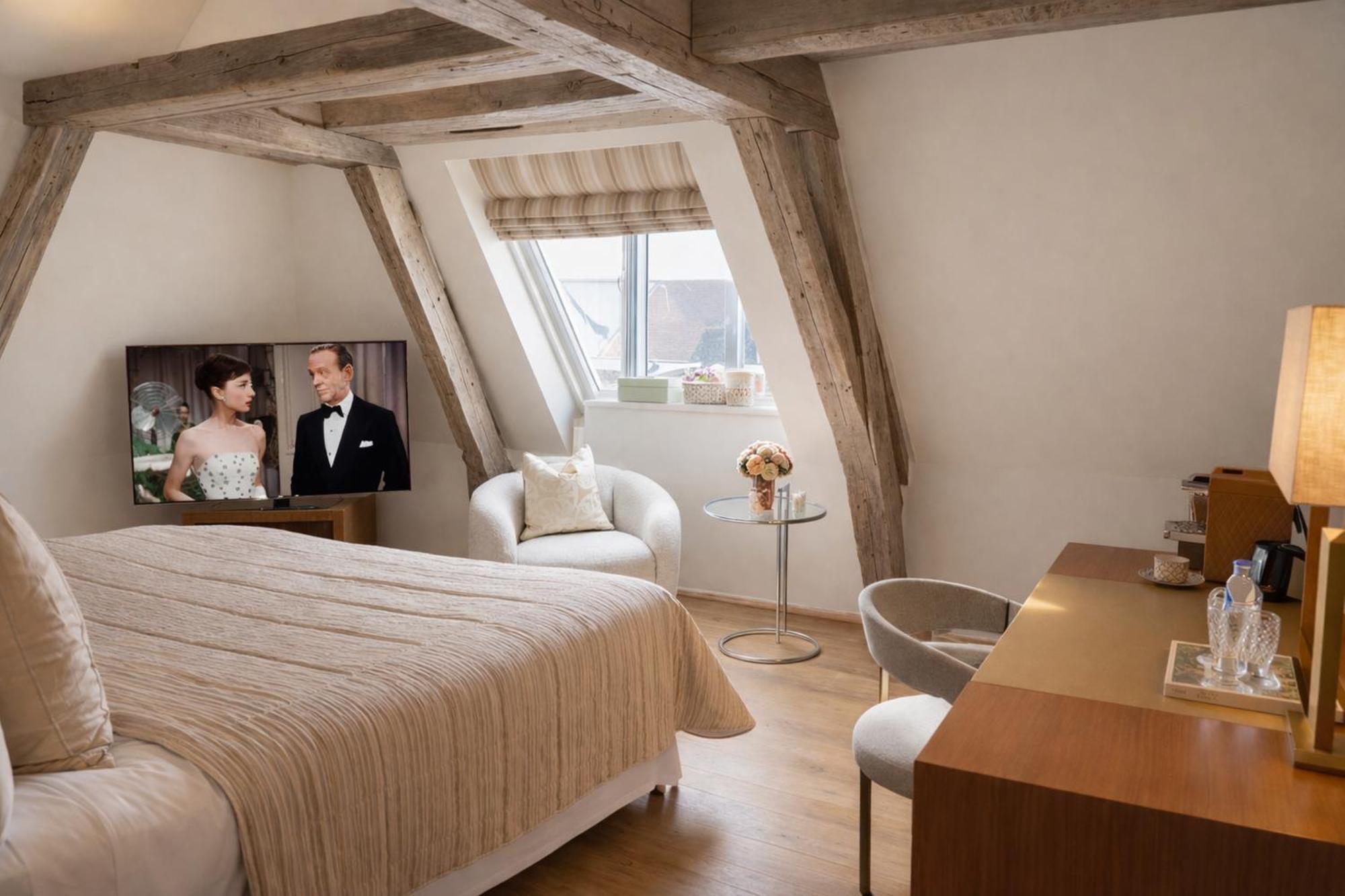 Junior Suite with Canal View