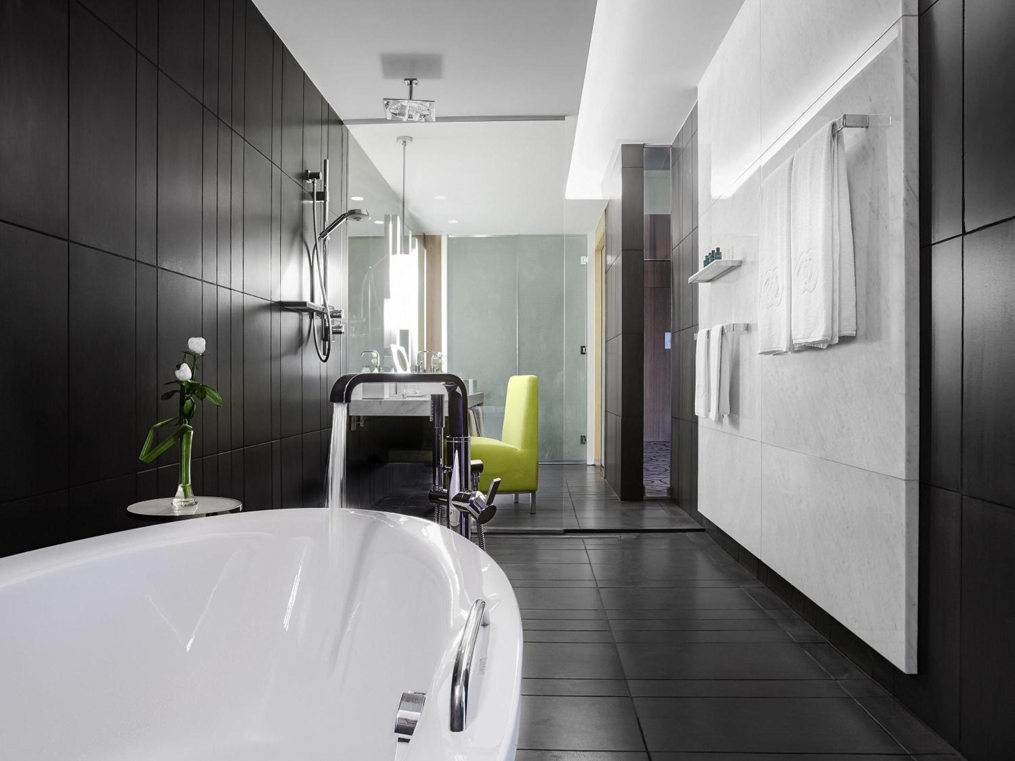 Junior Suite met Kingsize Bed en Uitzicht op Burj Khalifa