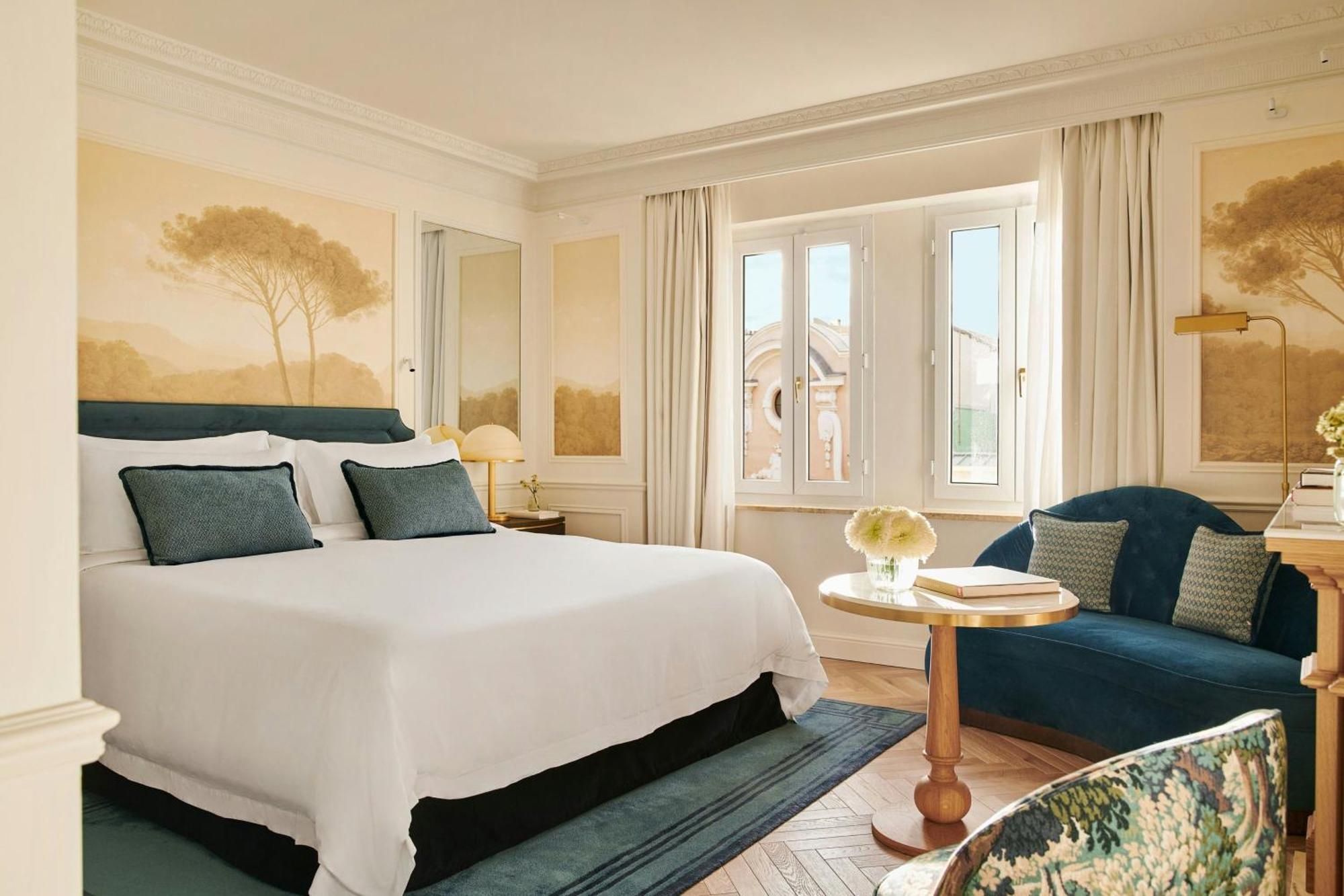 Premium Zimmer Cortes mit Kingsize-Bett und Blick auf das Parlament