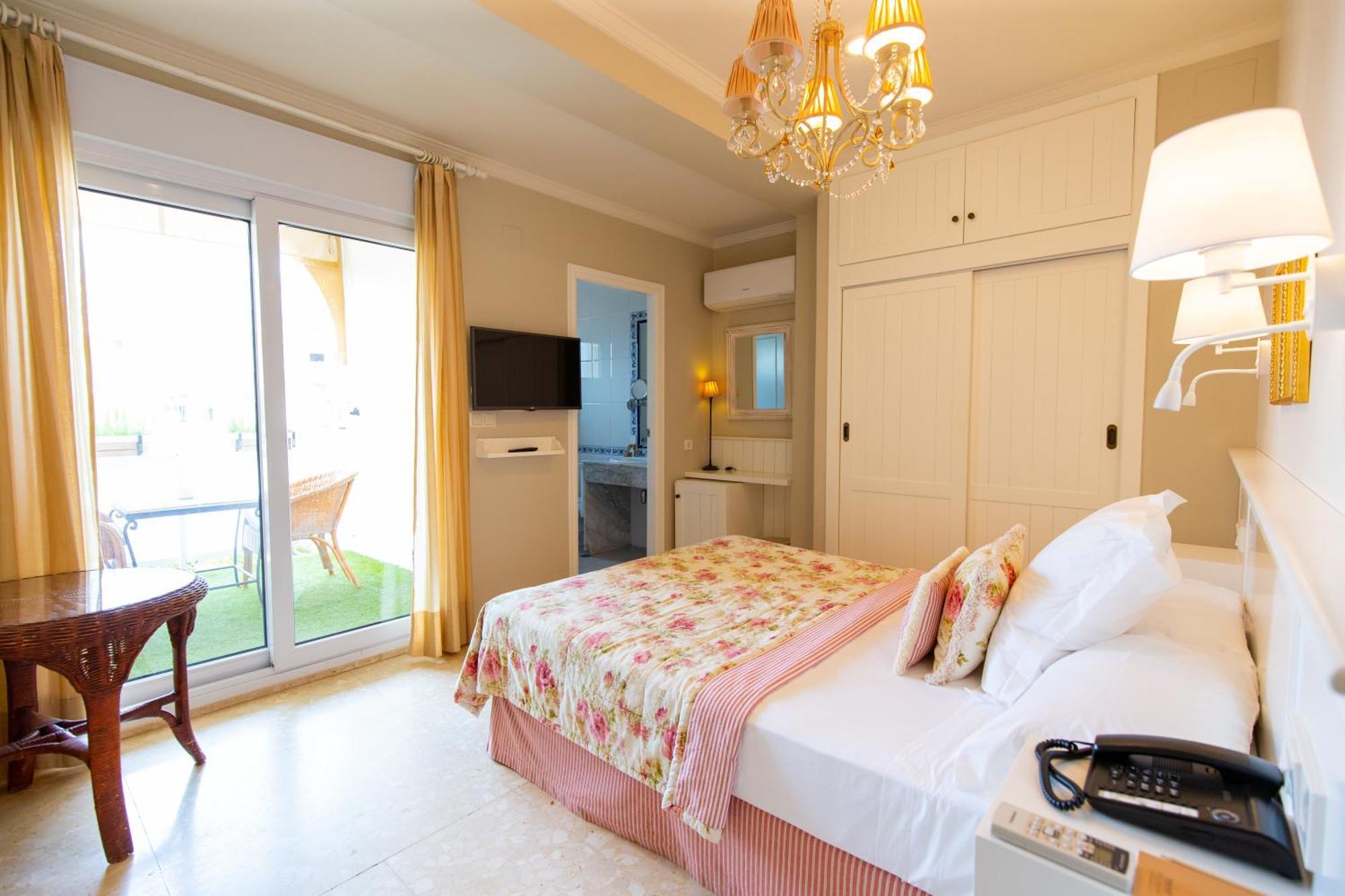 Classic Twin Room