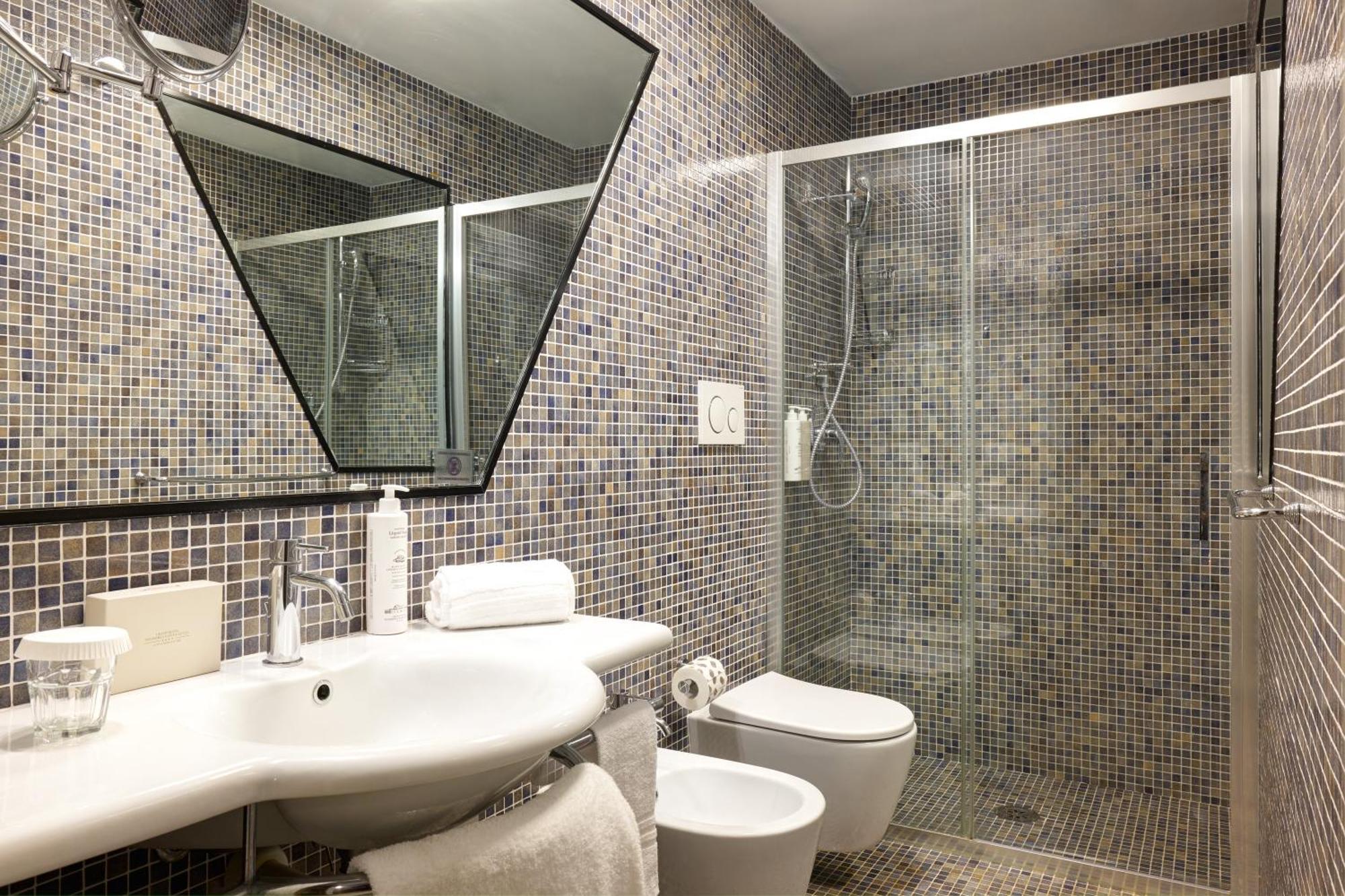 Double or Twin Room Garden View
