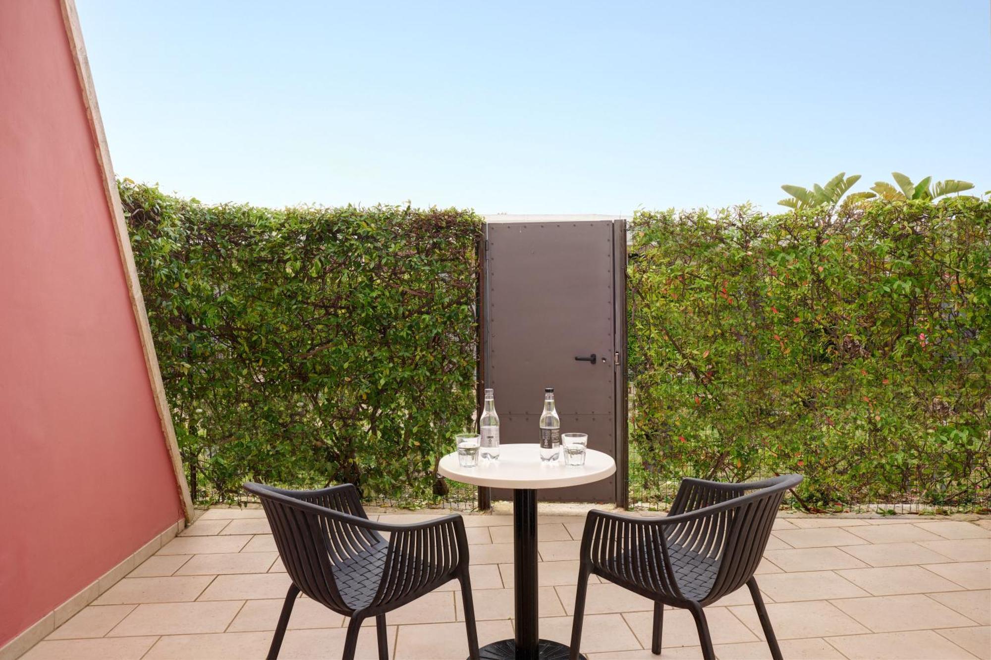 Double or Twin Room Garden View