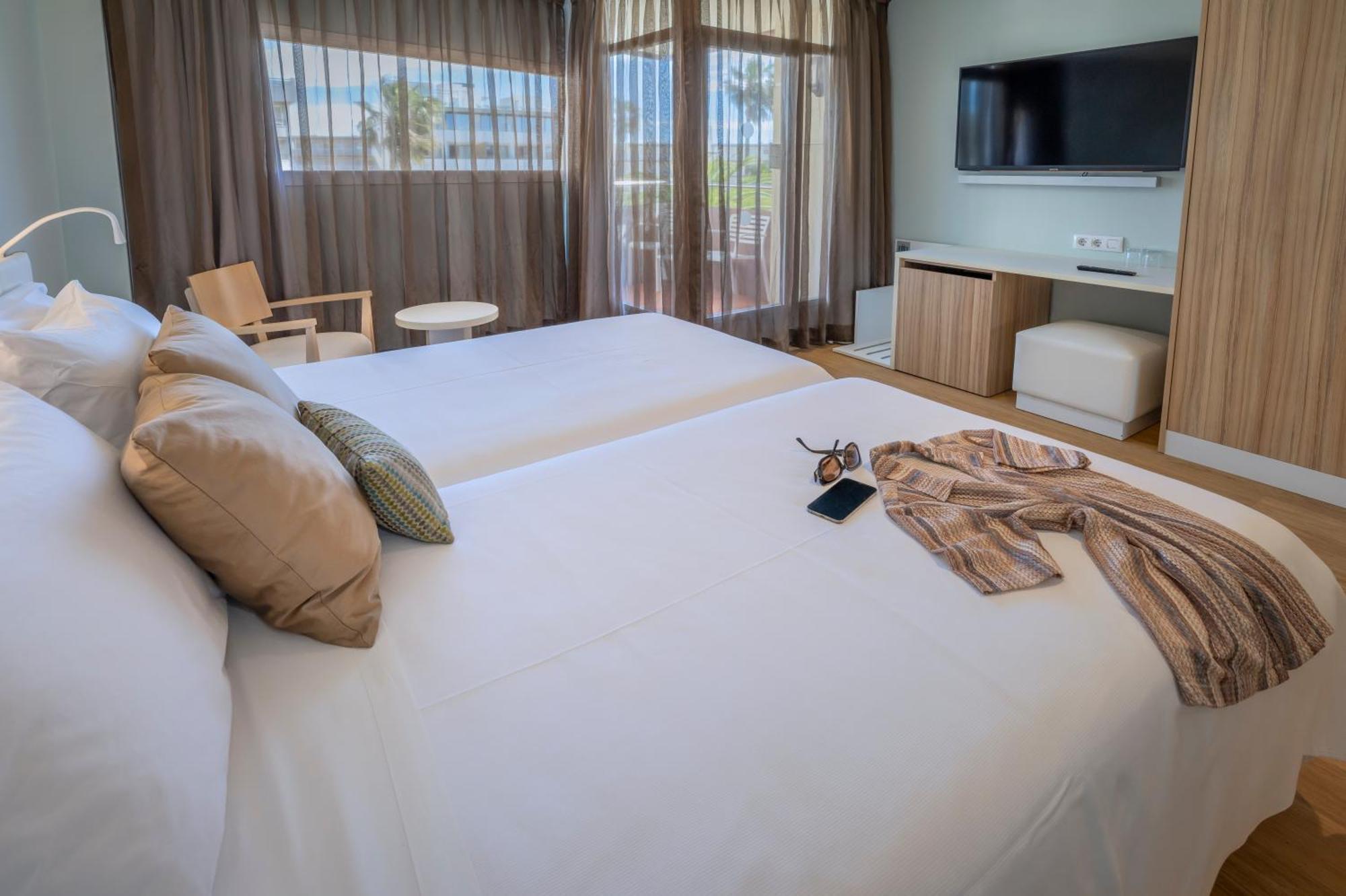 Superior Room with Garden View