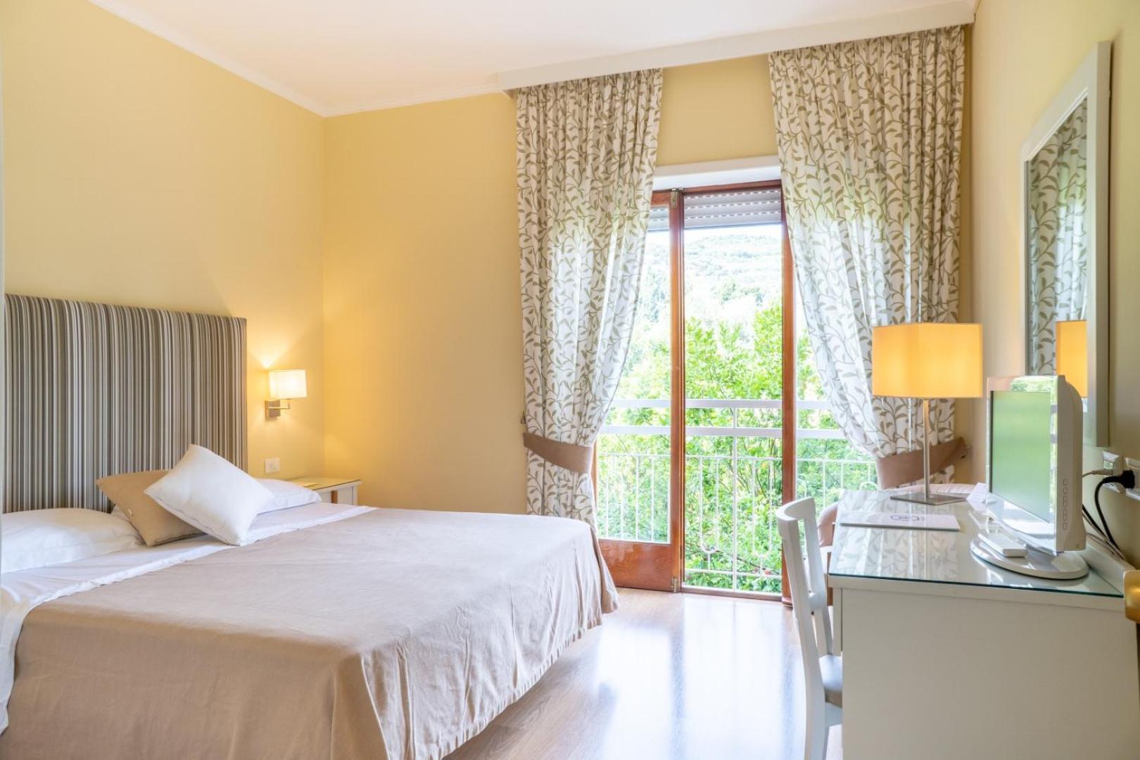 Double or Twin Room Garden View