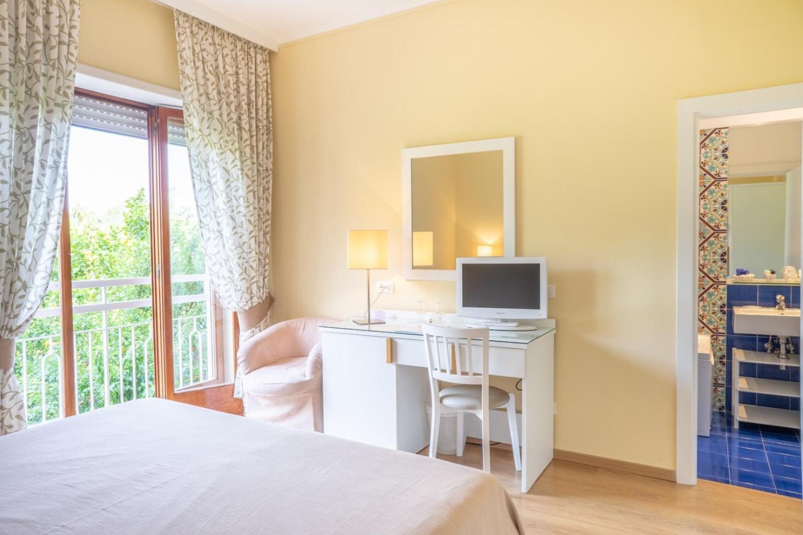 Double or Twin Room Garden View