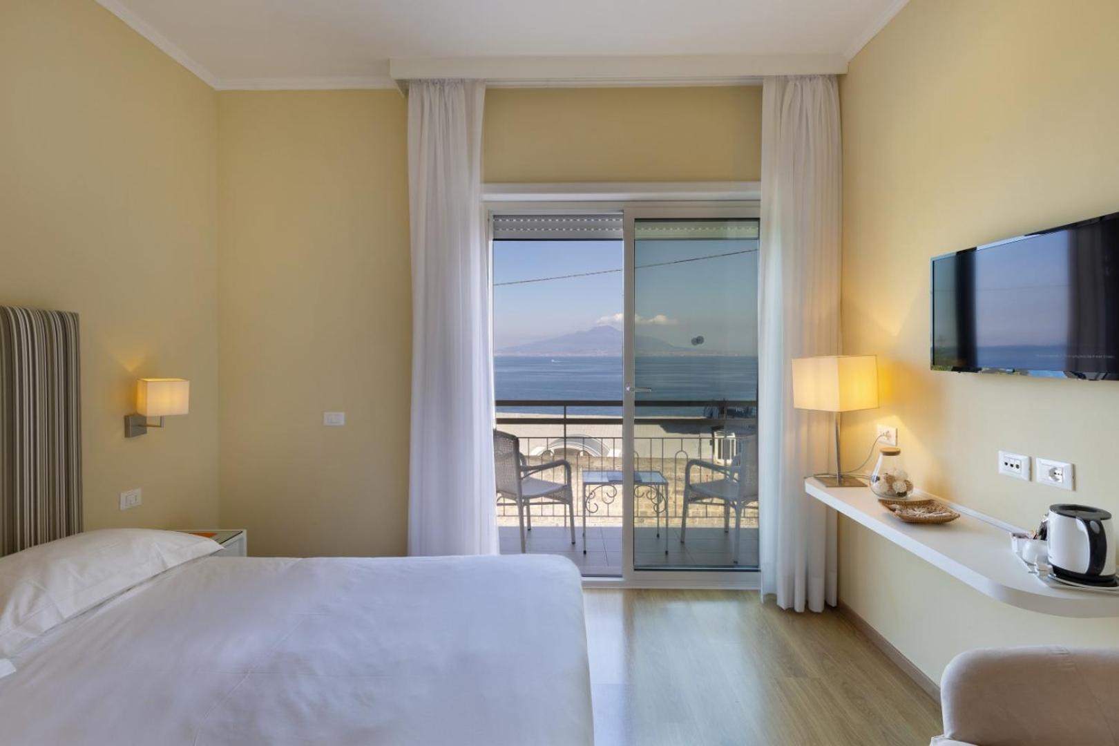 Double or Twin Room Sea View