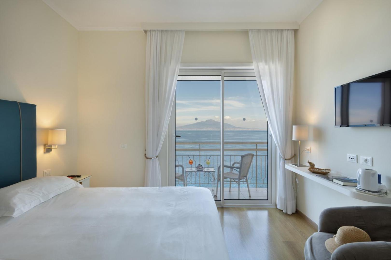 Double or Twin Room Sea View