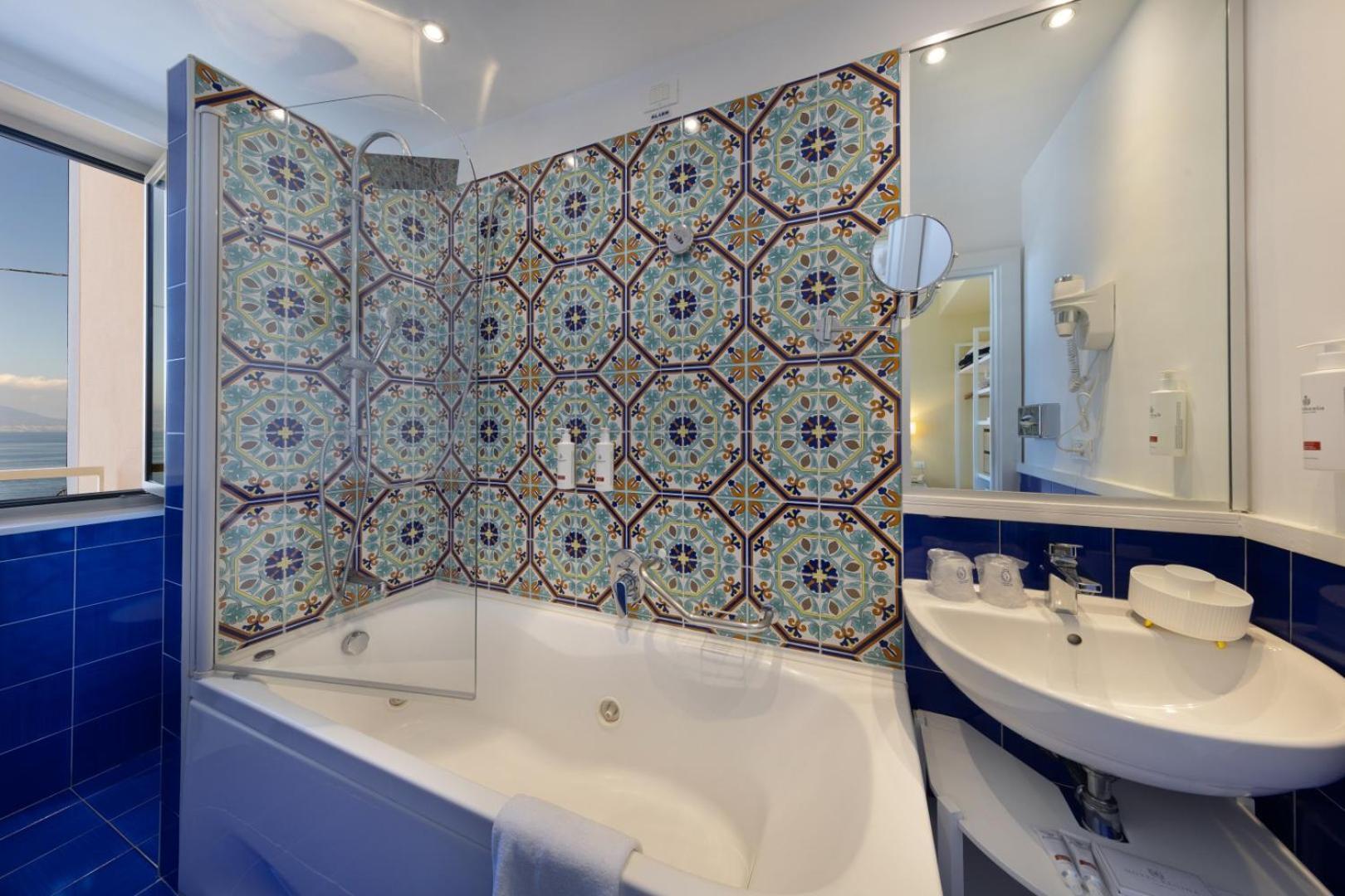 Double or Twin Room Sea View