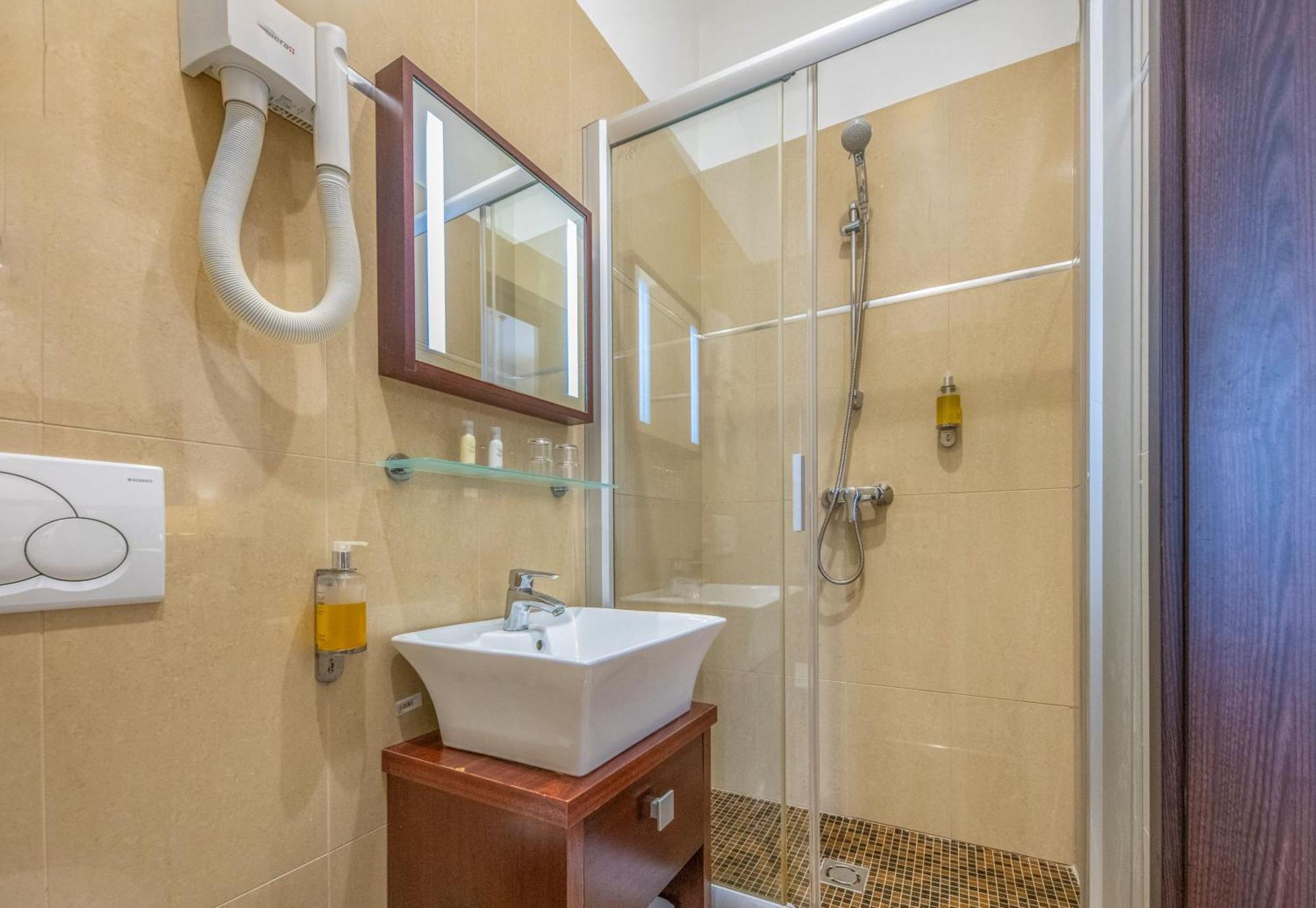 Suite Júnior Clássica