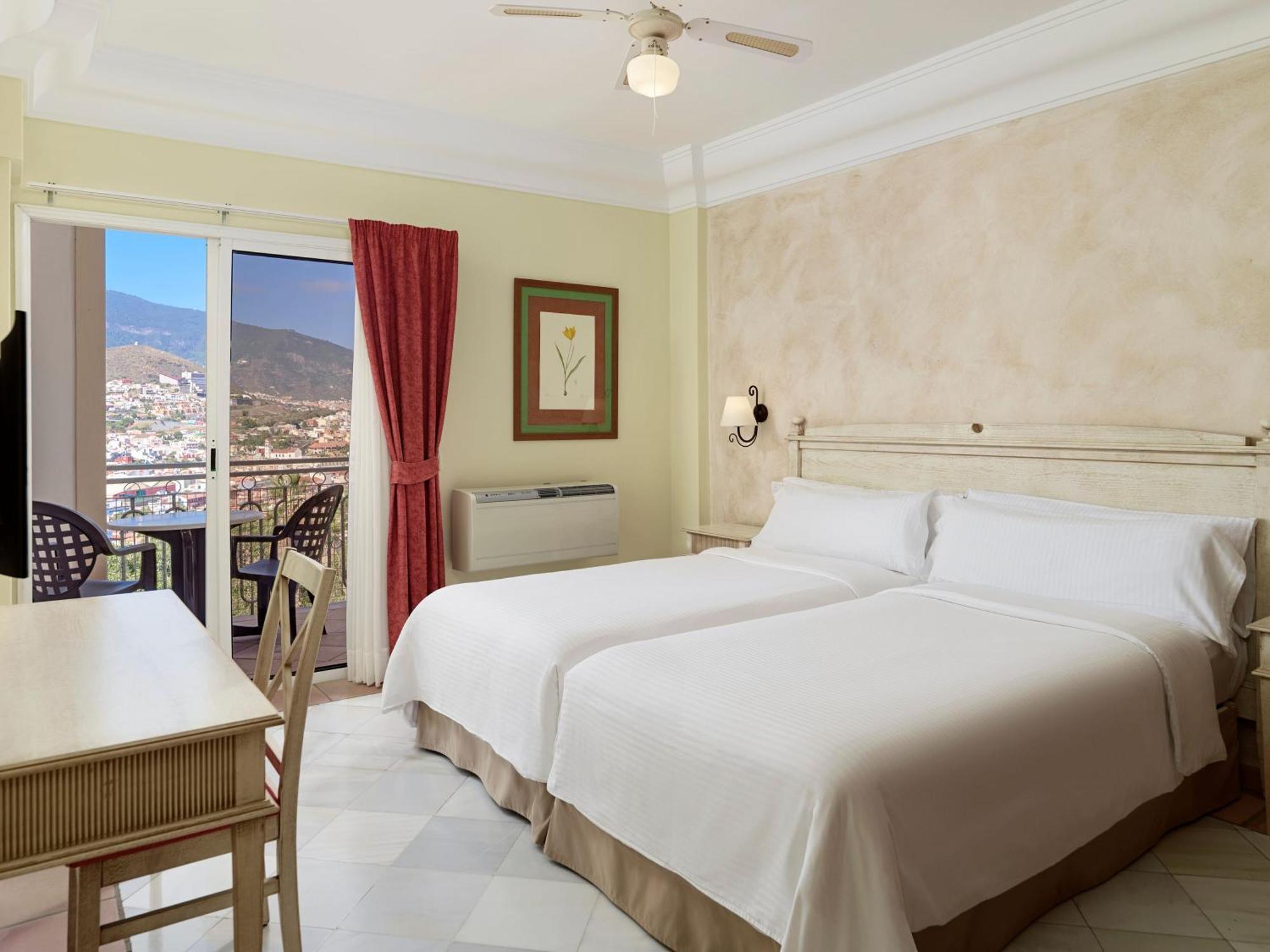 Suite con 2 Camere da Letto e Vista Montagna