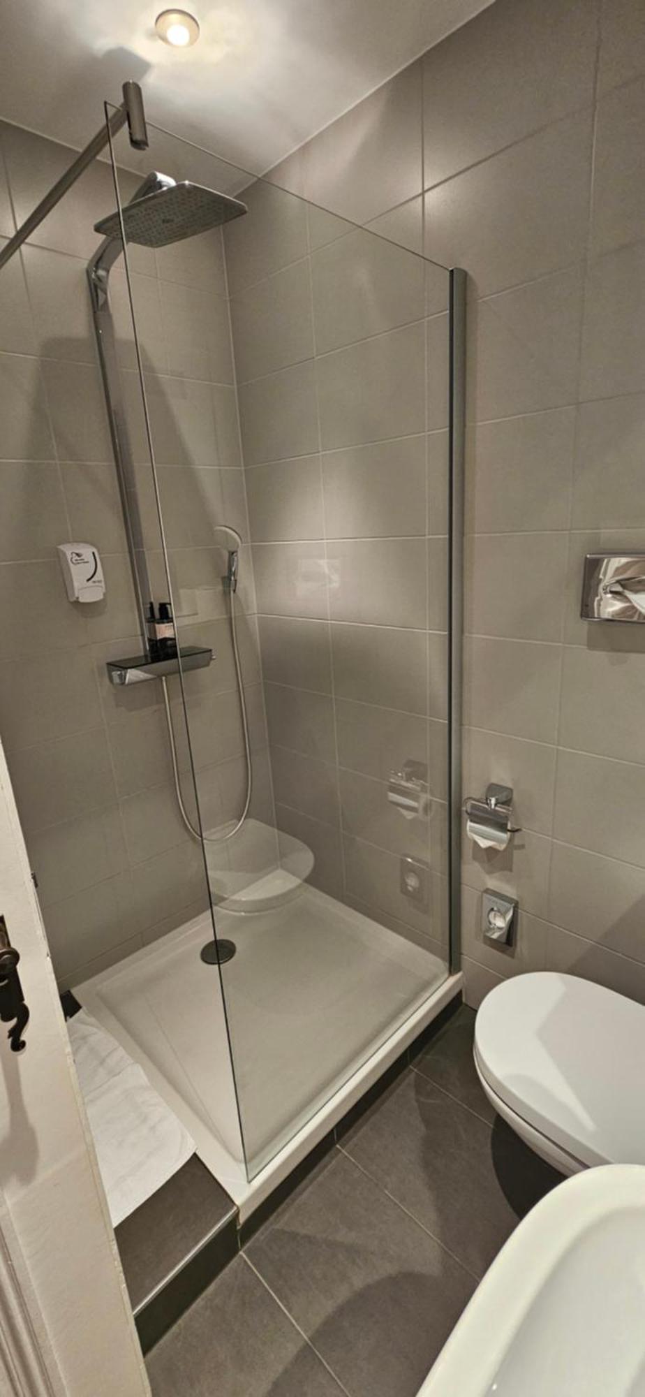 Double Room Private Bathroom
