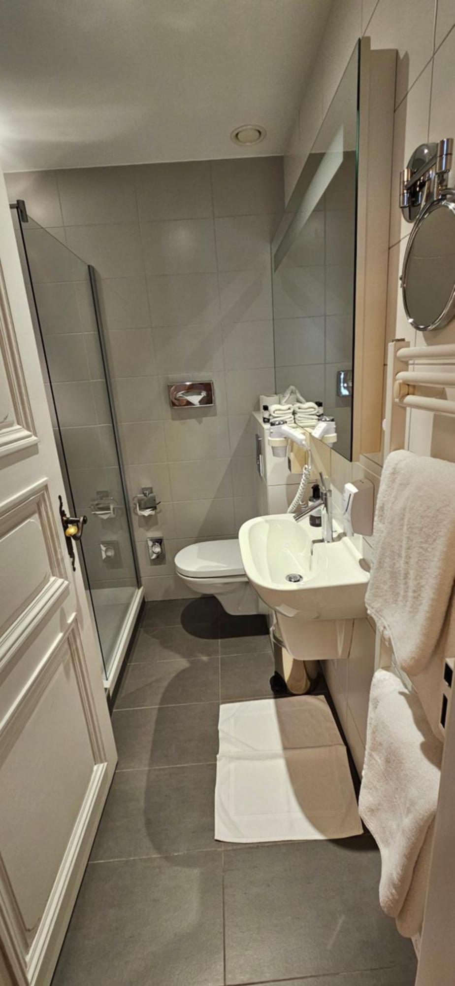 Double Room Private Bathroom