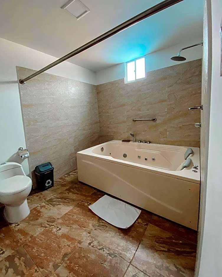 Deluxe Suite Spa Bath
