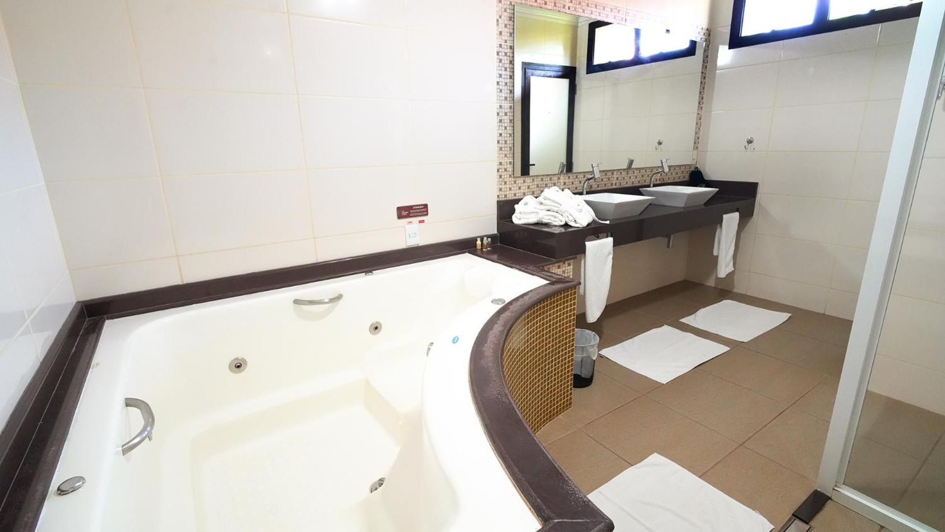 King Room Spa Bath