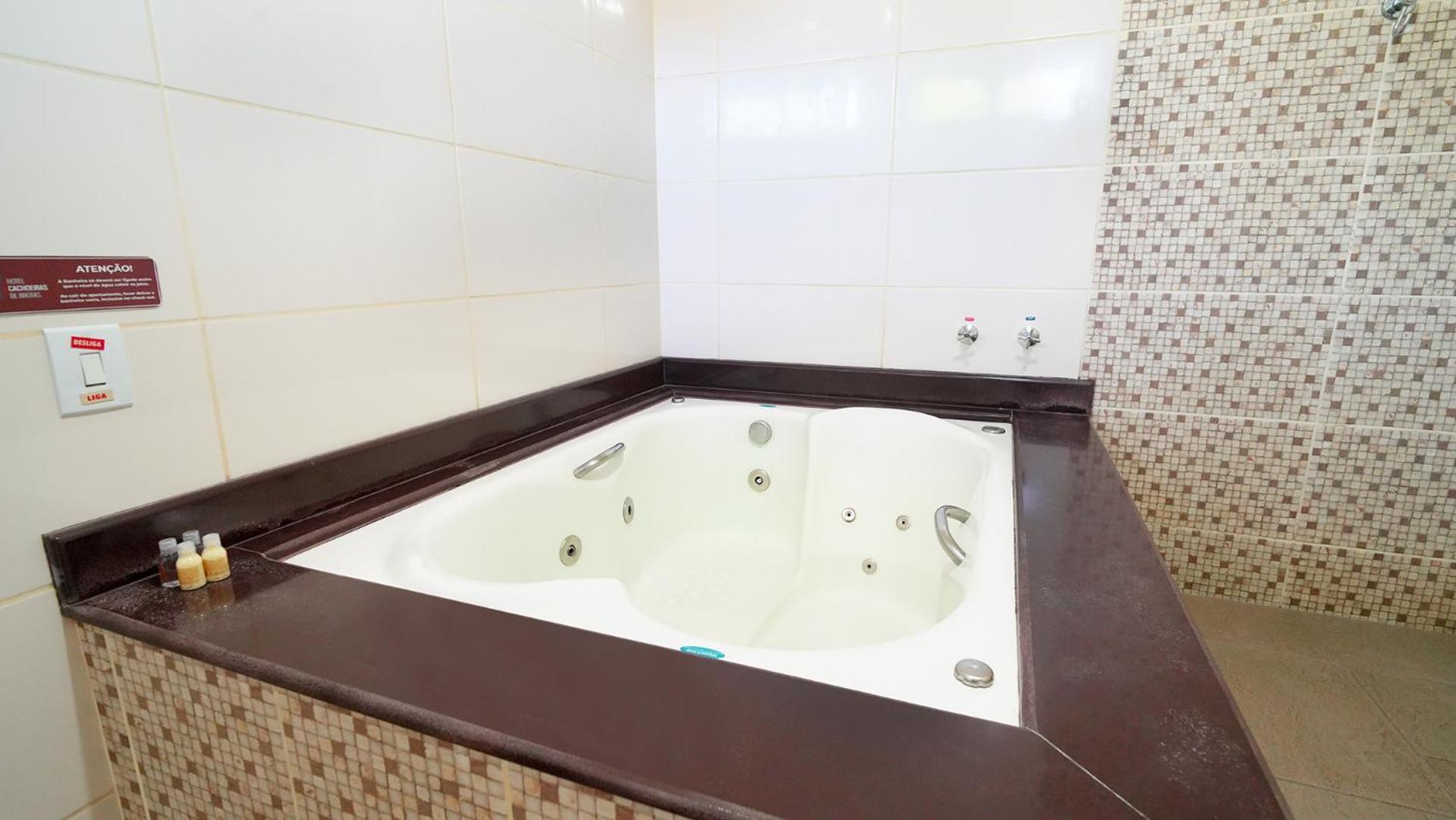 Queen Room Spa Bath