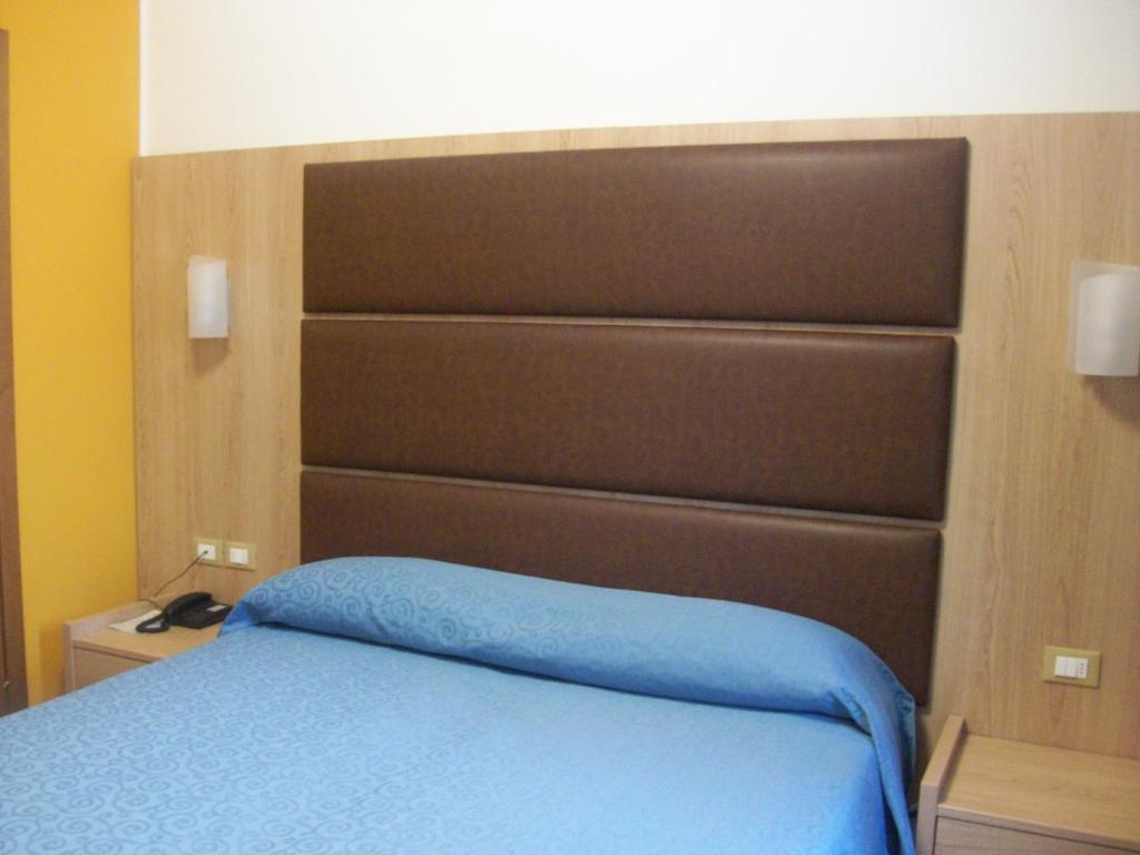 Doppel- oder Zweibettzimmer mit Balkon - separates Gebäude
