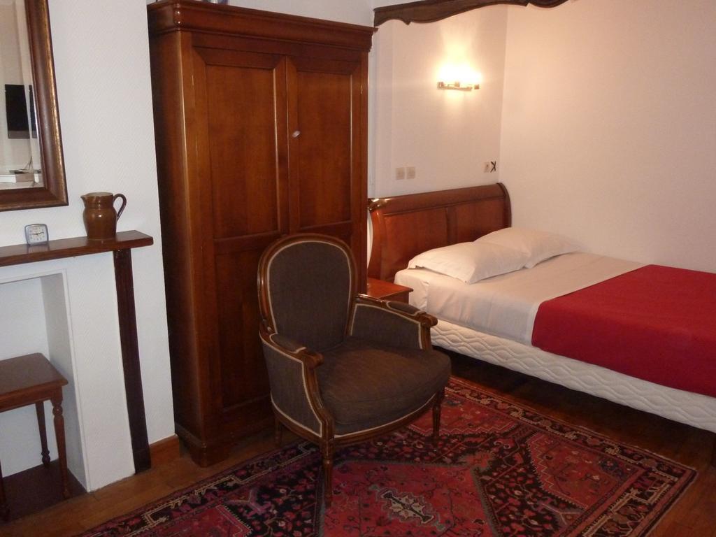 Deluxe King Studio Suite Non-Smoking