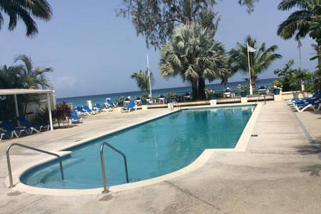 Suíte Família Tropical Enorme com Concierge e Acesso Direto à Praia