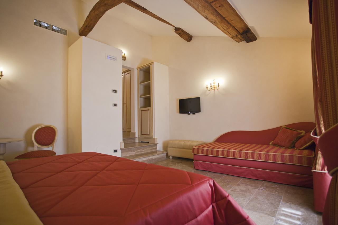 Triple Room,510274770:JPEG