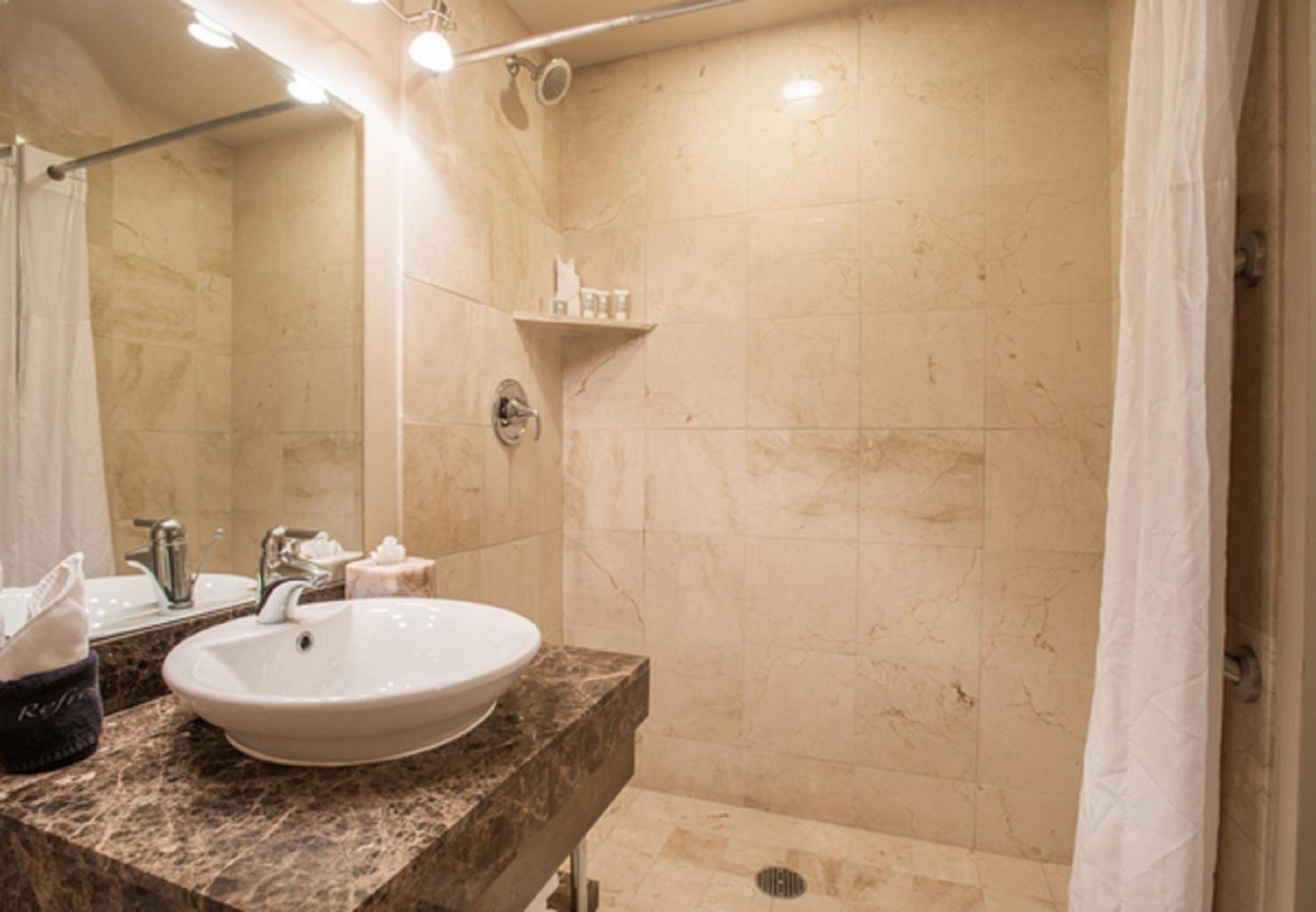 Deluxe King Room,962785342:JPEG