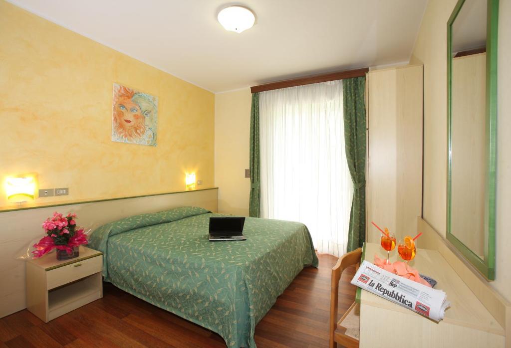 Dreibettzimmer