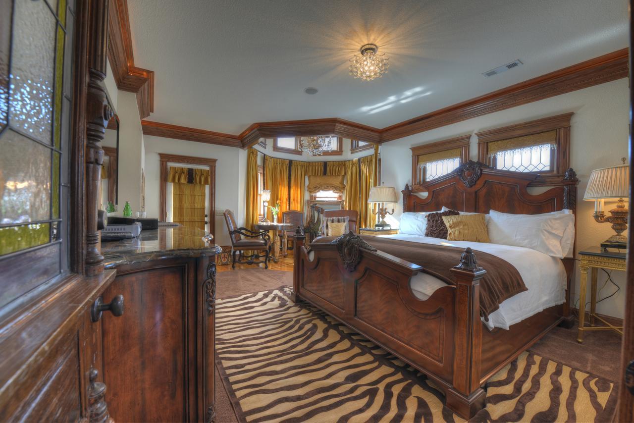 Deluxe King Suite Balcony