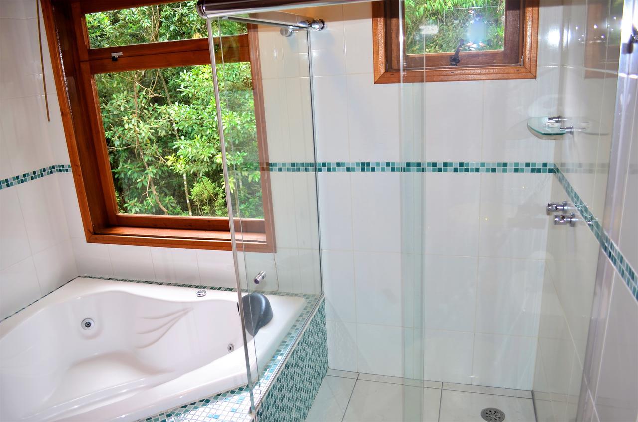 Queen Suite with Spa Bath,641382708:JPEG