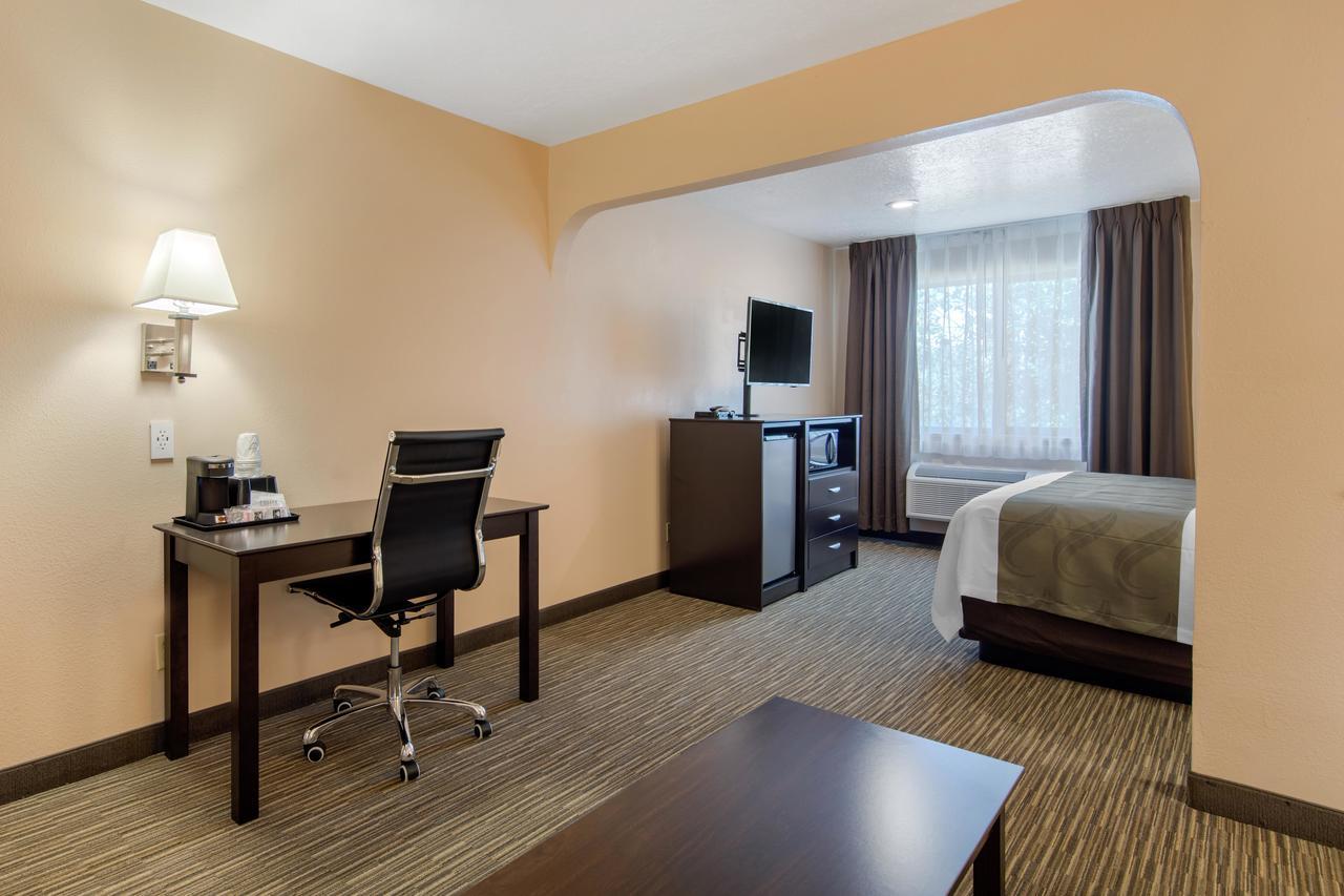 King Suite - Non-Smoking,743236096:JPEG